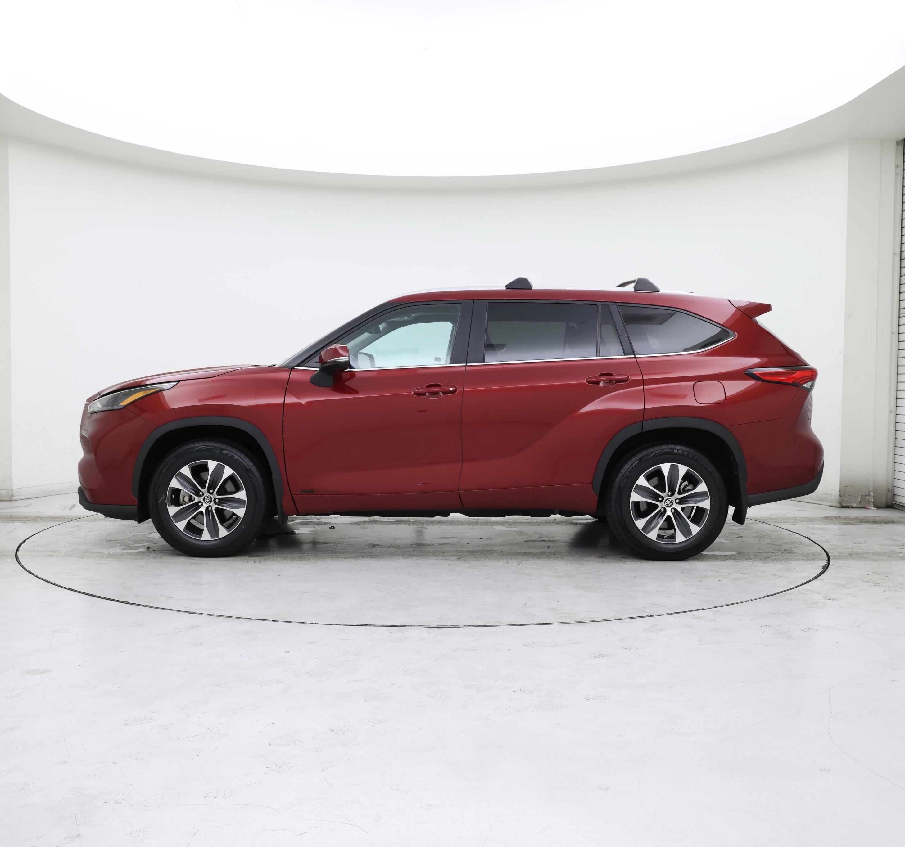 Thumbnail: 2023 Toyota Highlander - 3