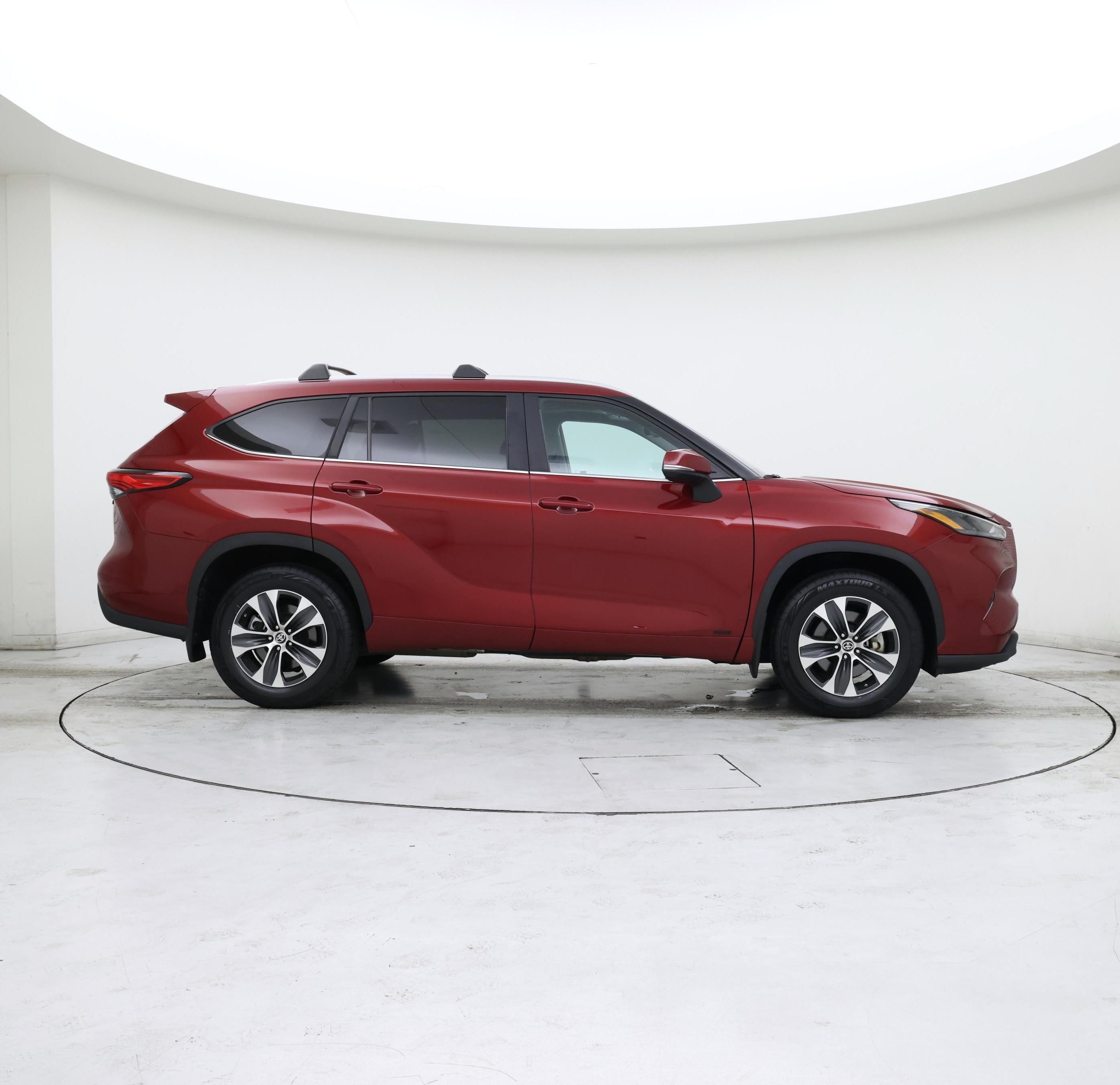 Thumbnail: 2023 Toyota Highlander - 7