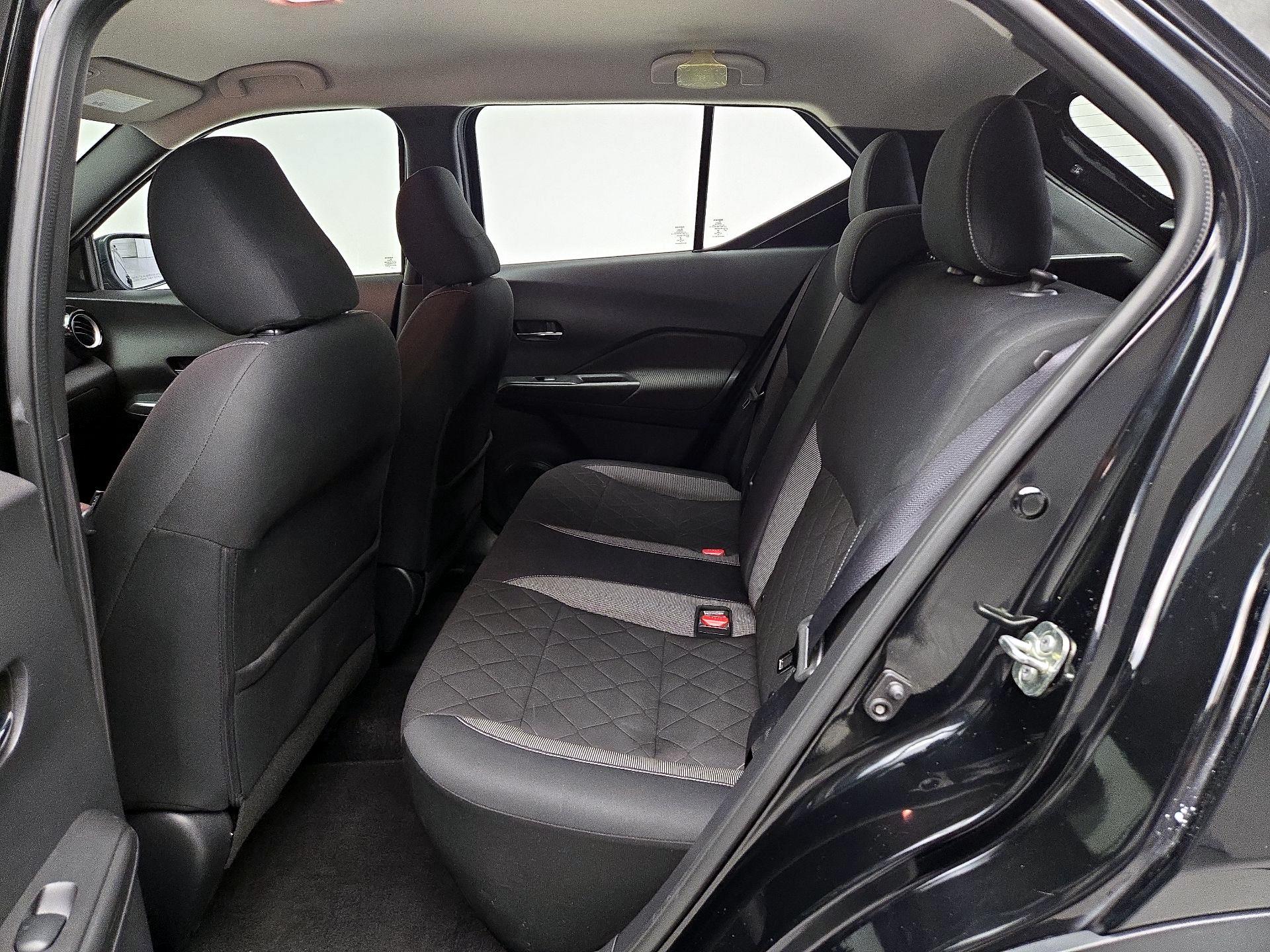 Thumbnail: 2019 Nissan Kicks - 19