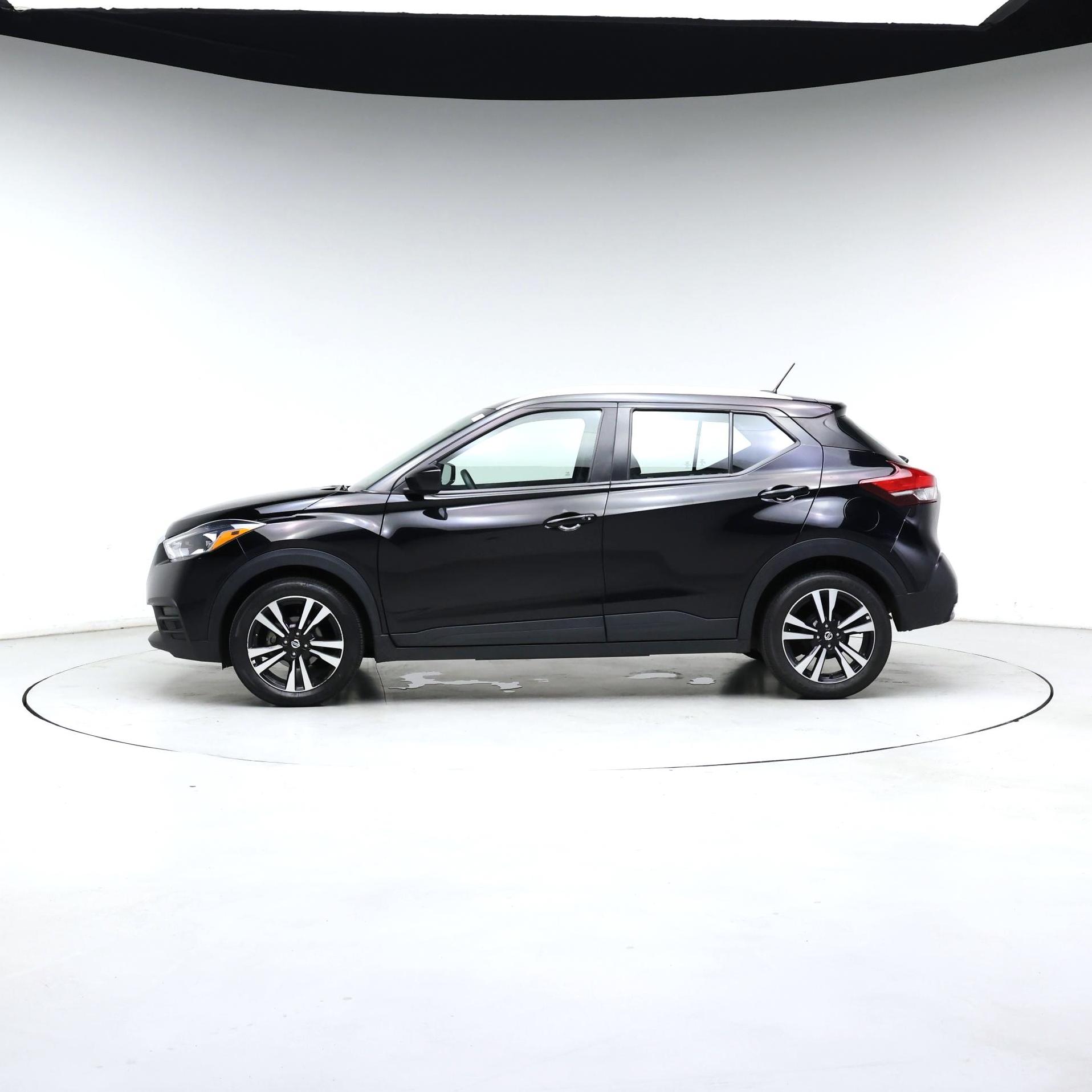 Thumbnail: 2019 Nissan Kicks - 3