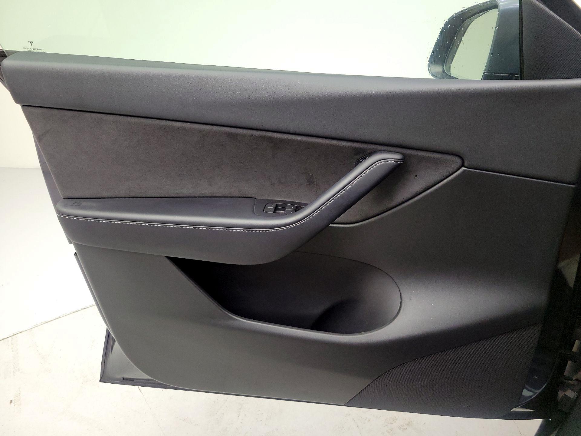 Thumbnail: 2022 Tesla Model Y - 12