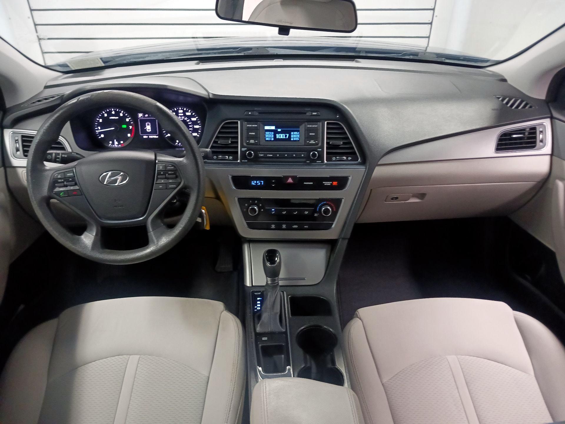 Thumbnail: 2015 Hyundai Sonata - 9