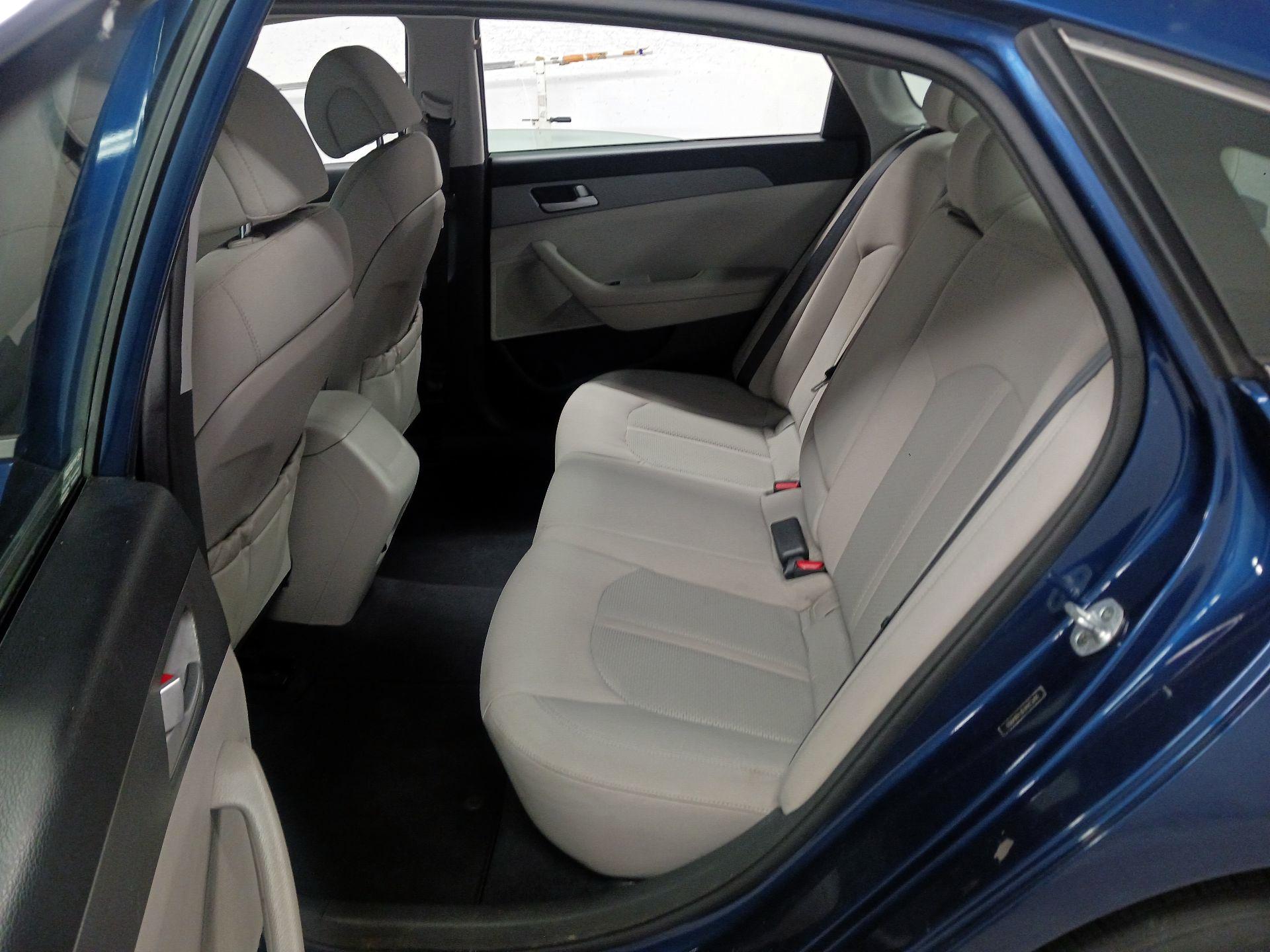 Thumbnail: 2015 Hyundai Sonata - 18