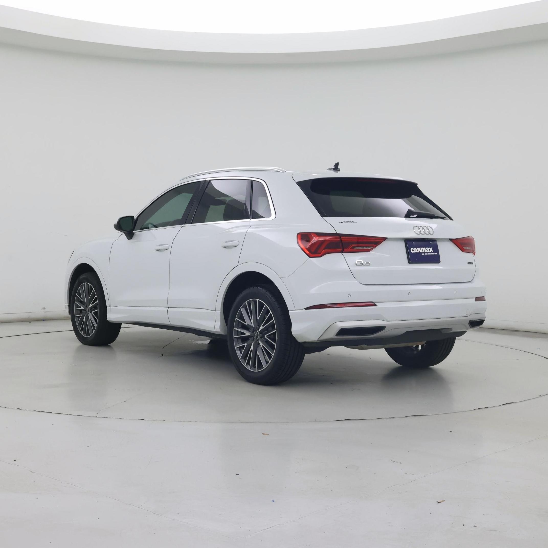 Thumbnail: 2021 Audi Q3 - 2