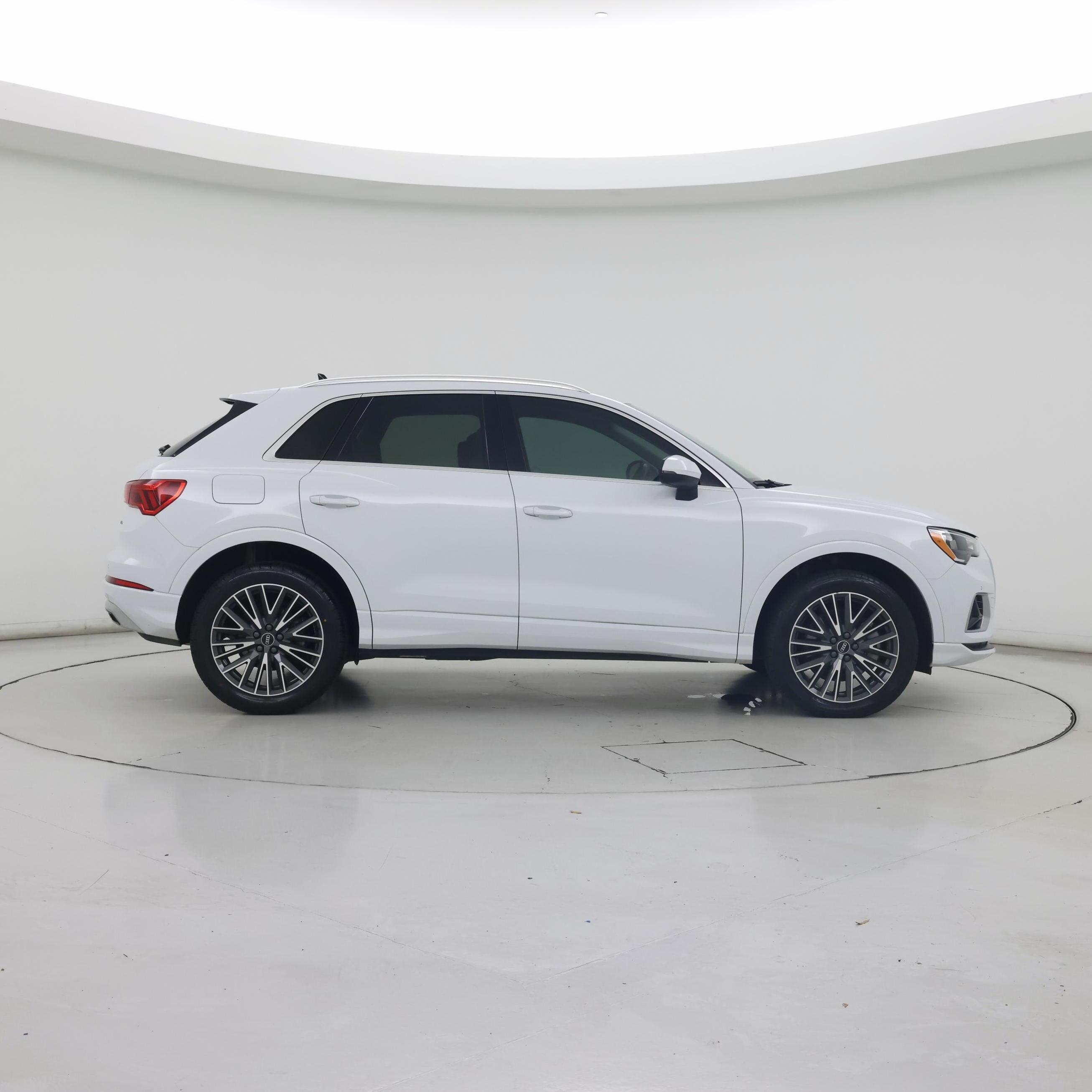 Thumbnail: 2021 Audi Q3 - 7