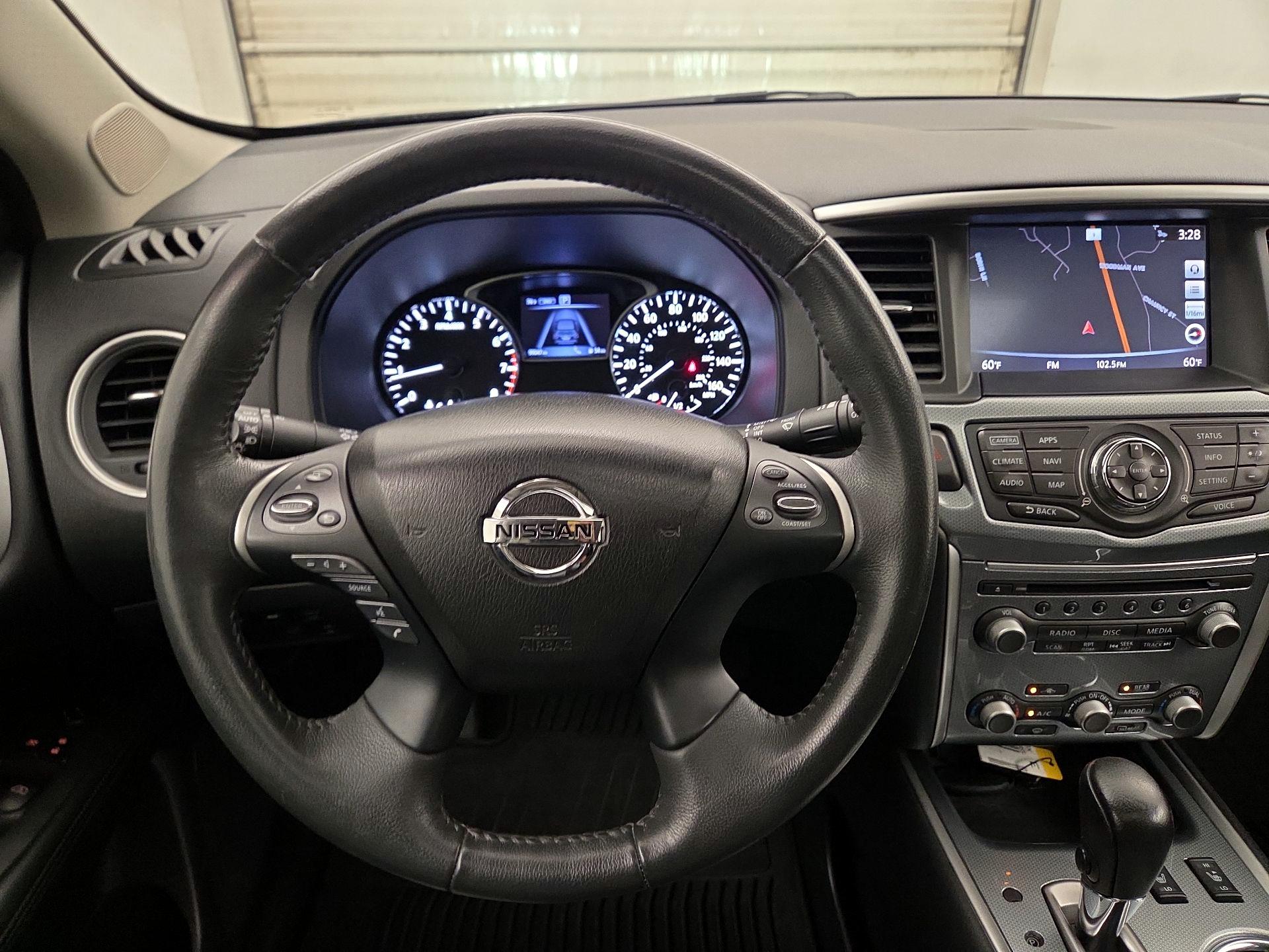 Thumbnail: 2017 Nissan Pathfinder - 10