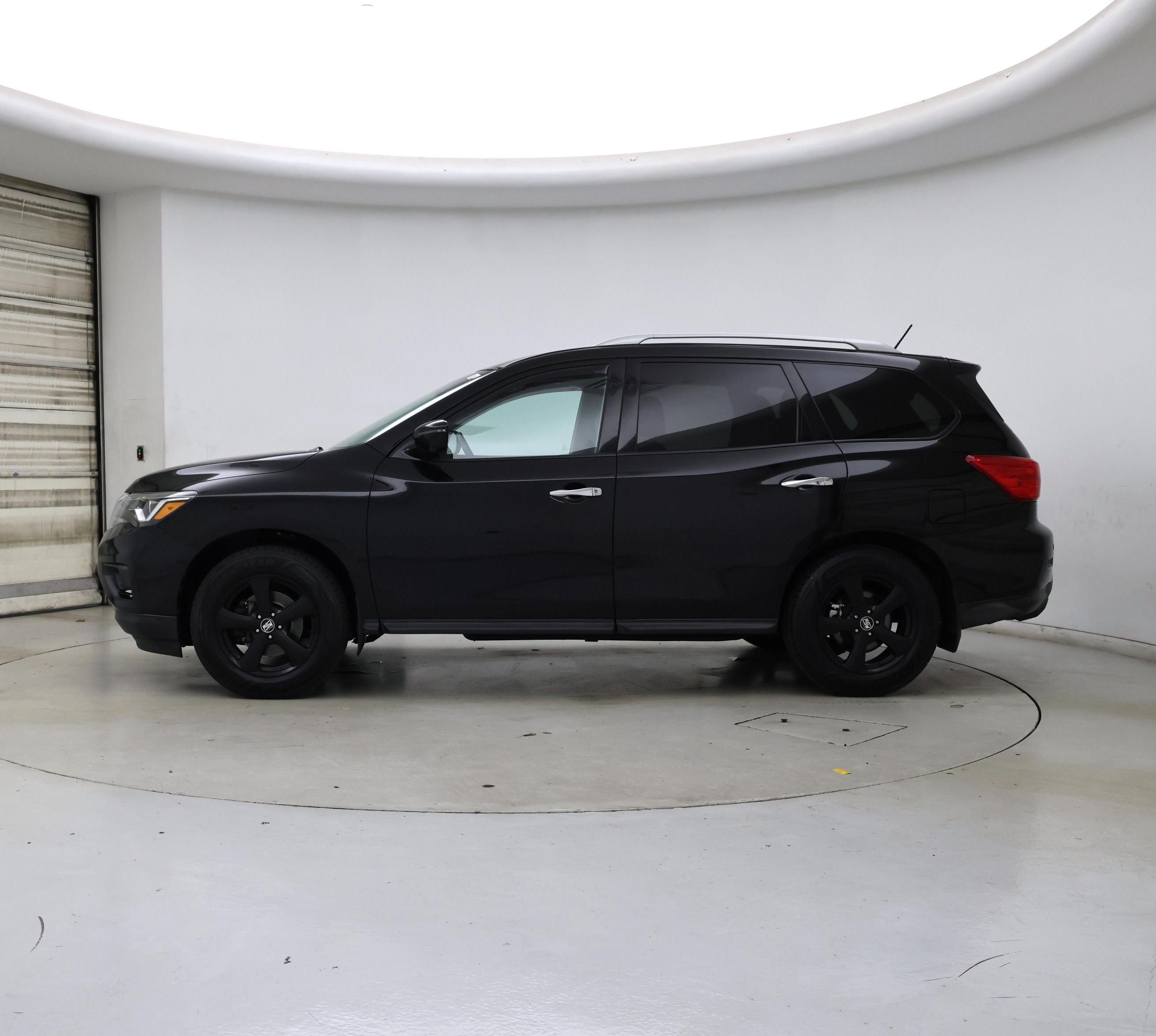Thumbnail: 2017 Nissan Pathfinder - 3