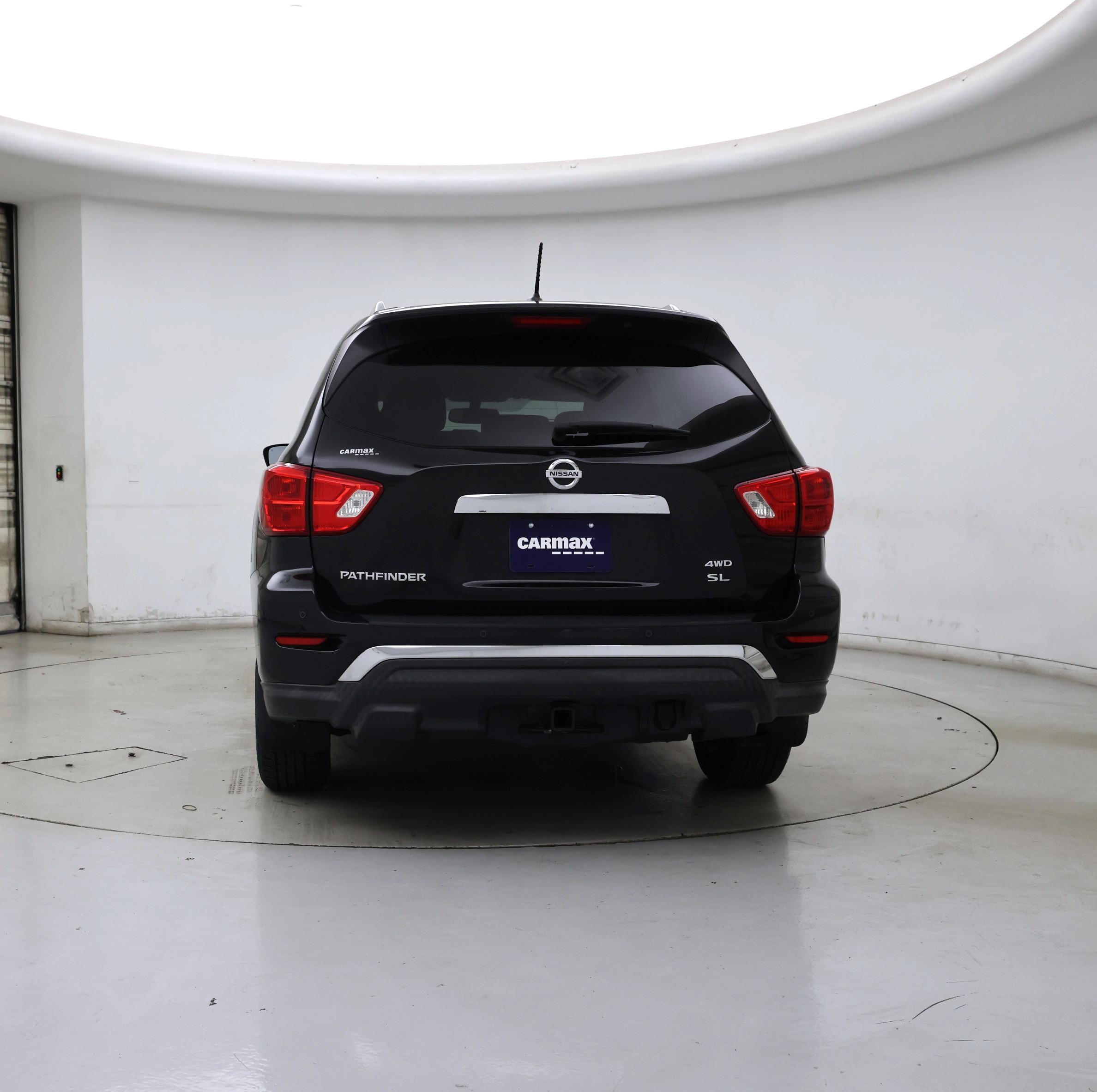 Thumbnail: 2017 Nissan Pathfinder - 6