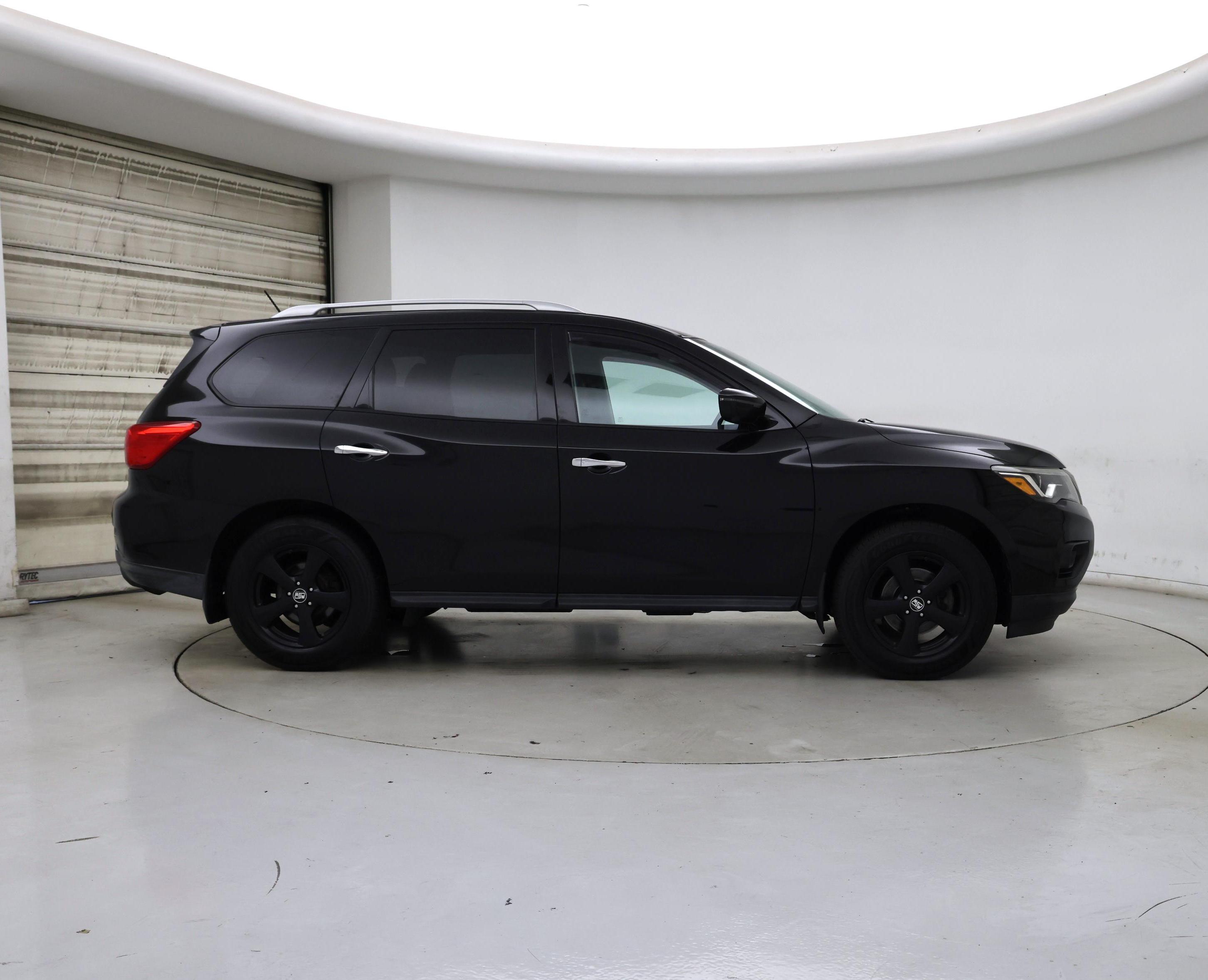 Thumbnail: 2017 Nissan Pathfinder - 7