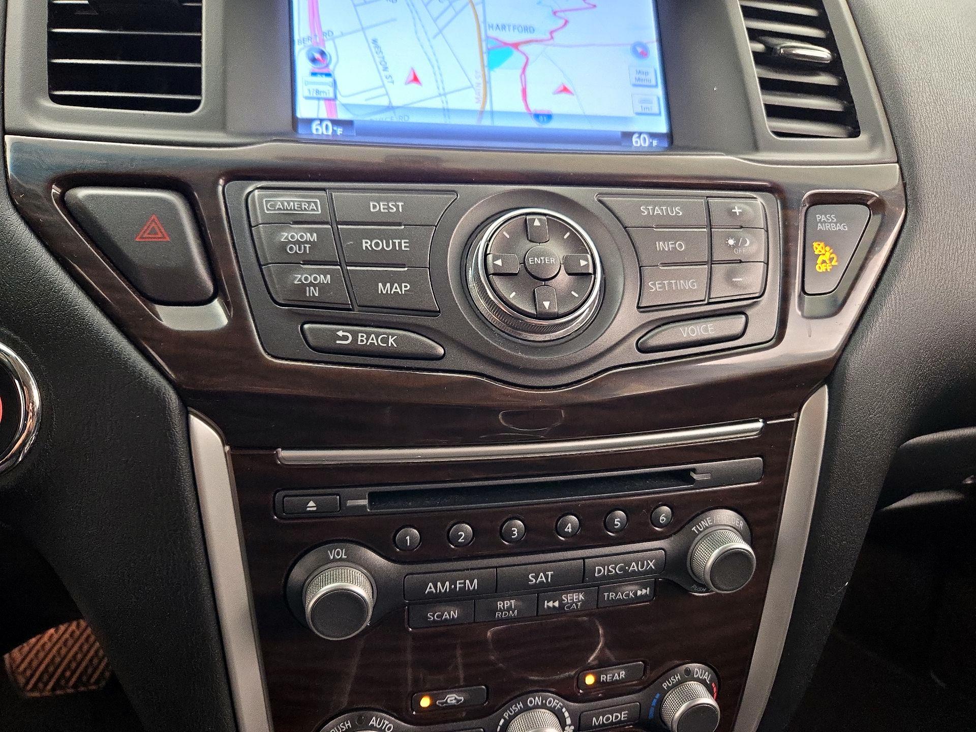 Thumbnail: 2014 Nissan Pathfinder - 16