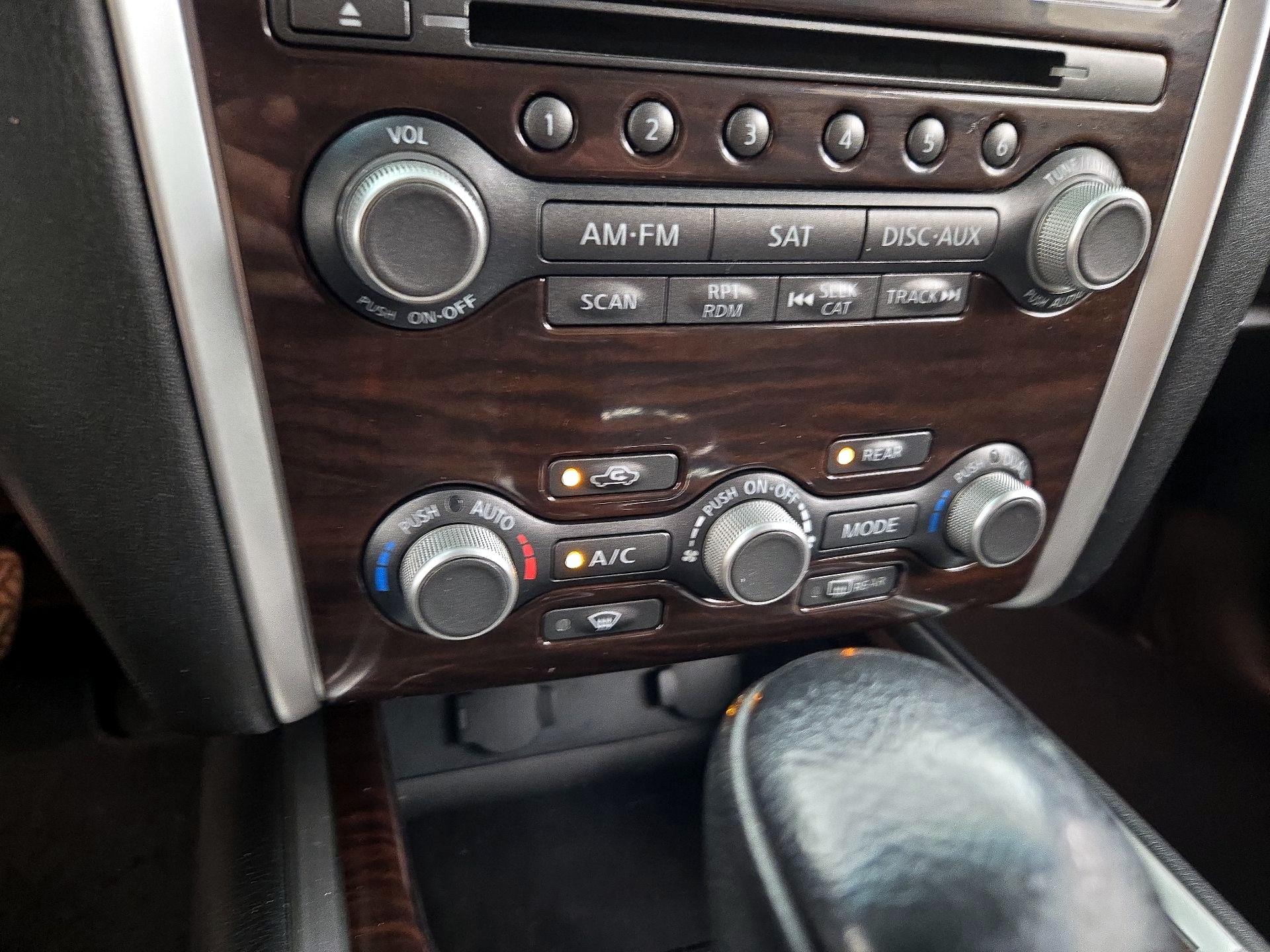 Thumbnail: 2014 Nissan Pathfinder - 17