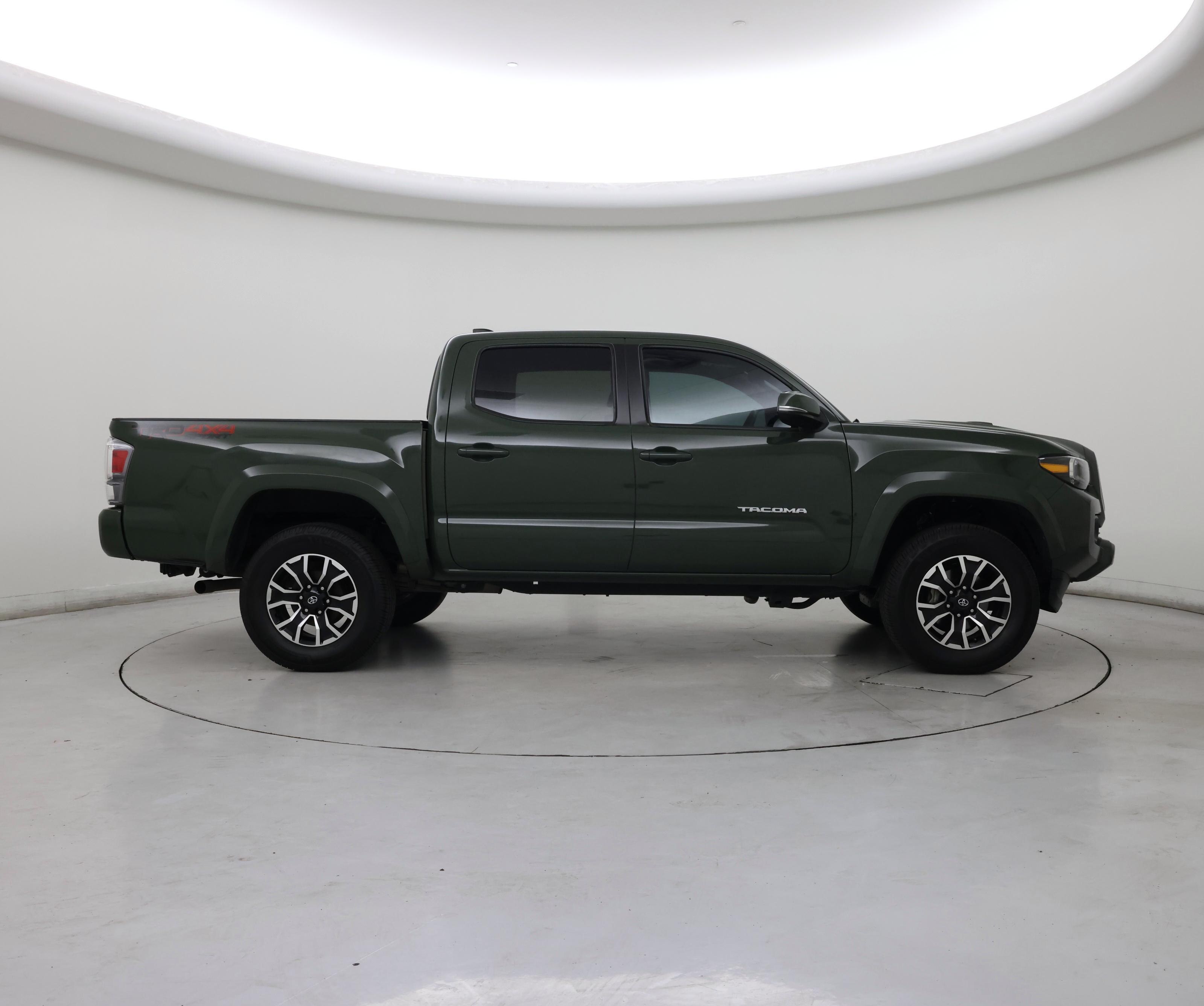 Thumbnail: 2022 Toyota Tacoma - 7