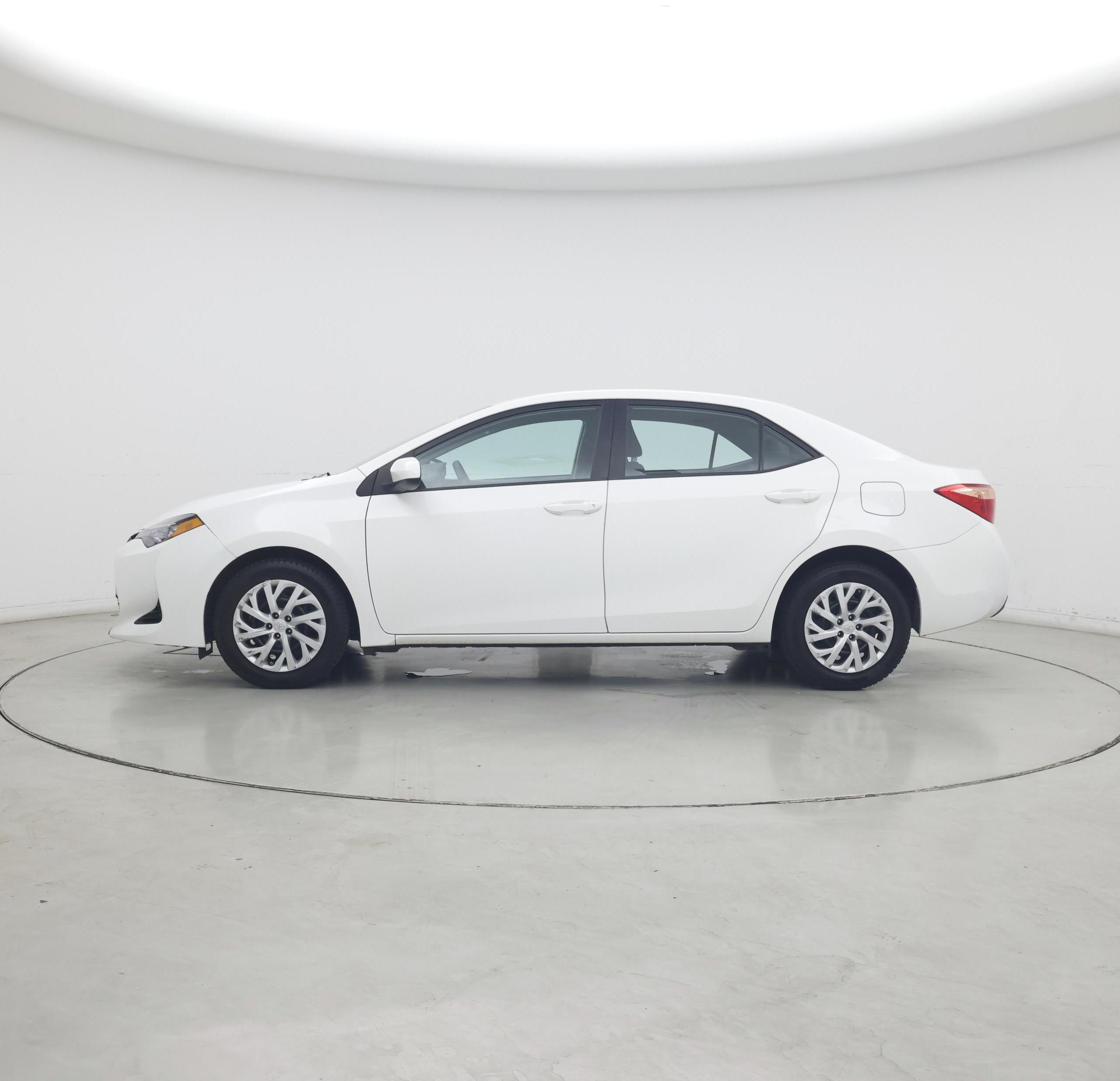 Thumbnail: 2018 Toyota Corolla - 3