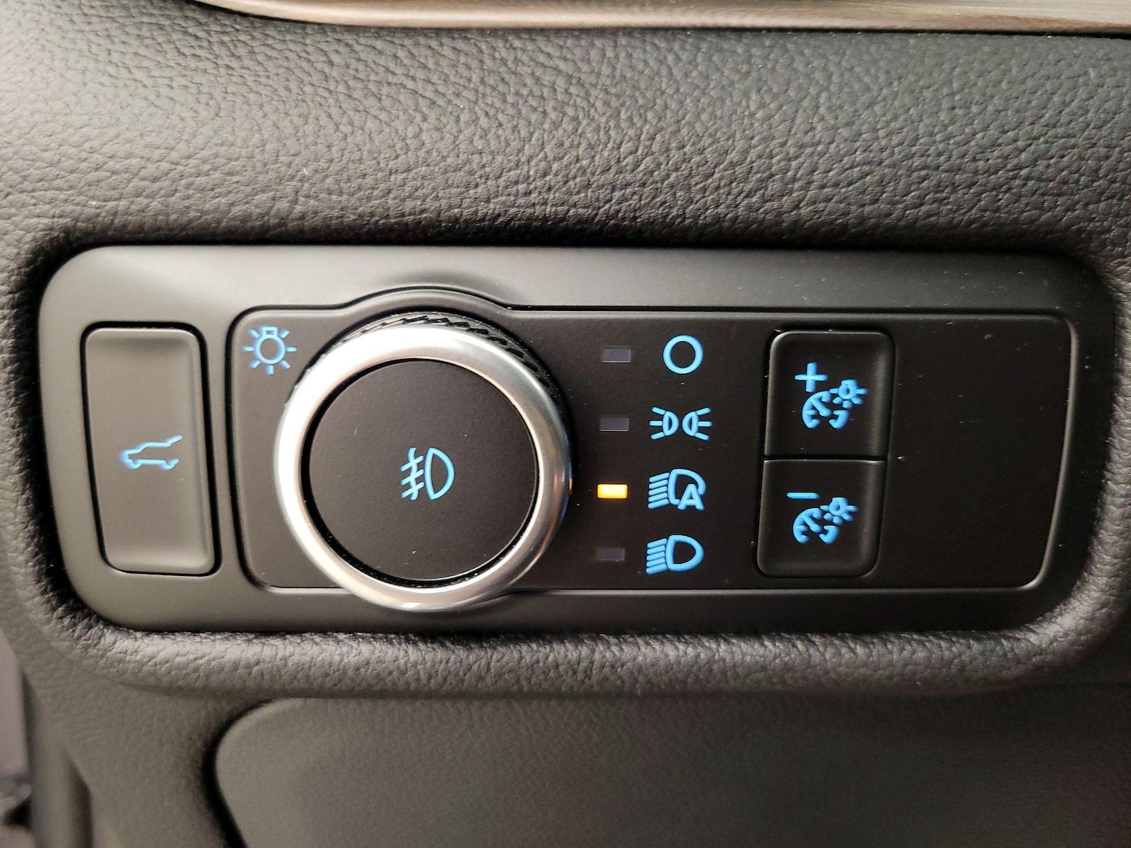 2023 Ford Explorer Limited - Photo 14