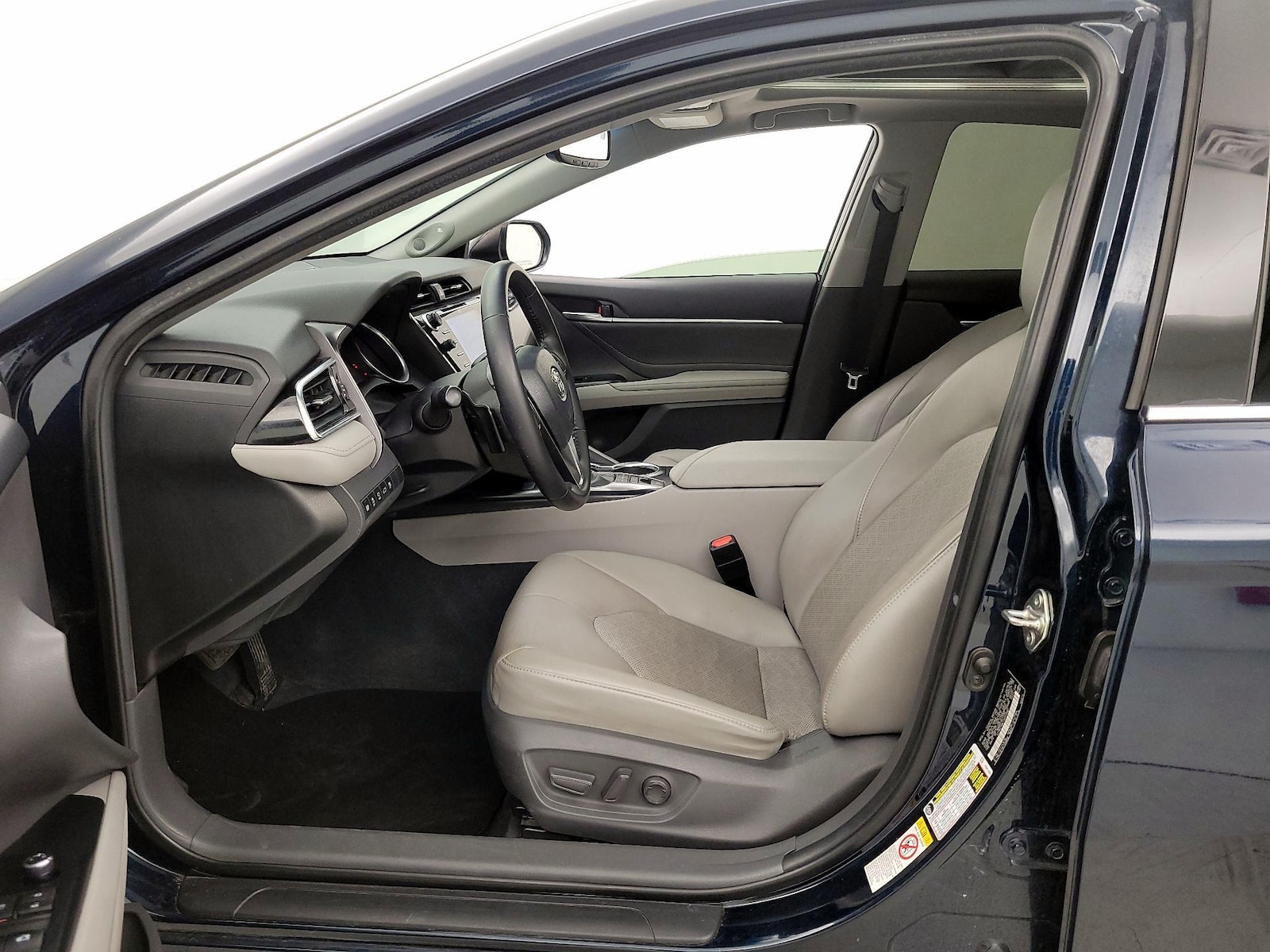 2018 Toyota Camry XSE - Photo 12