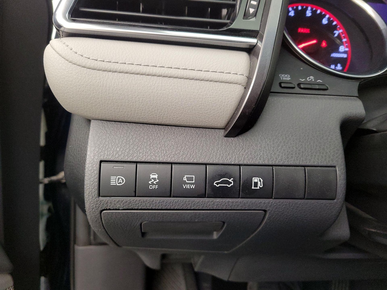 2018 Toyota Camry XSE - Photo 14