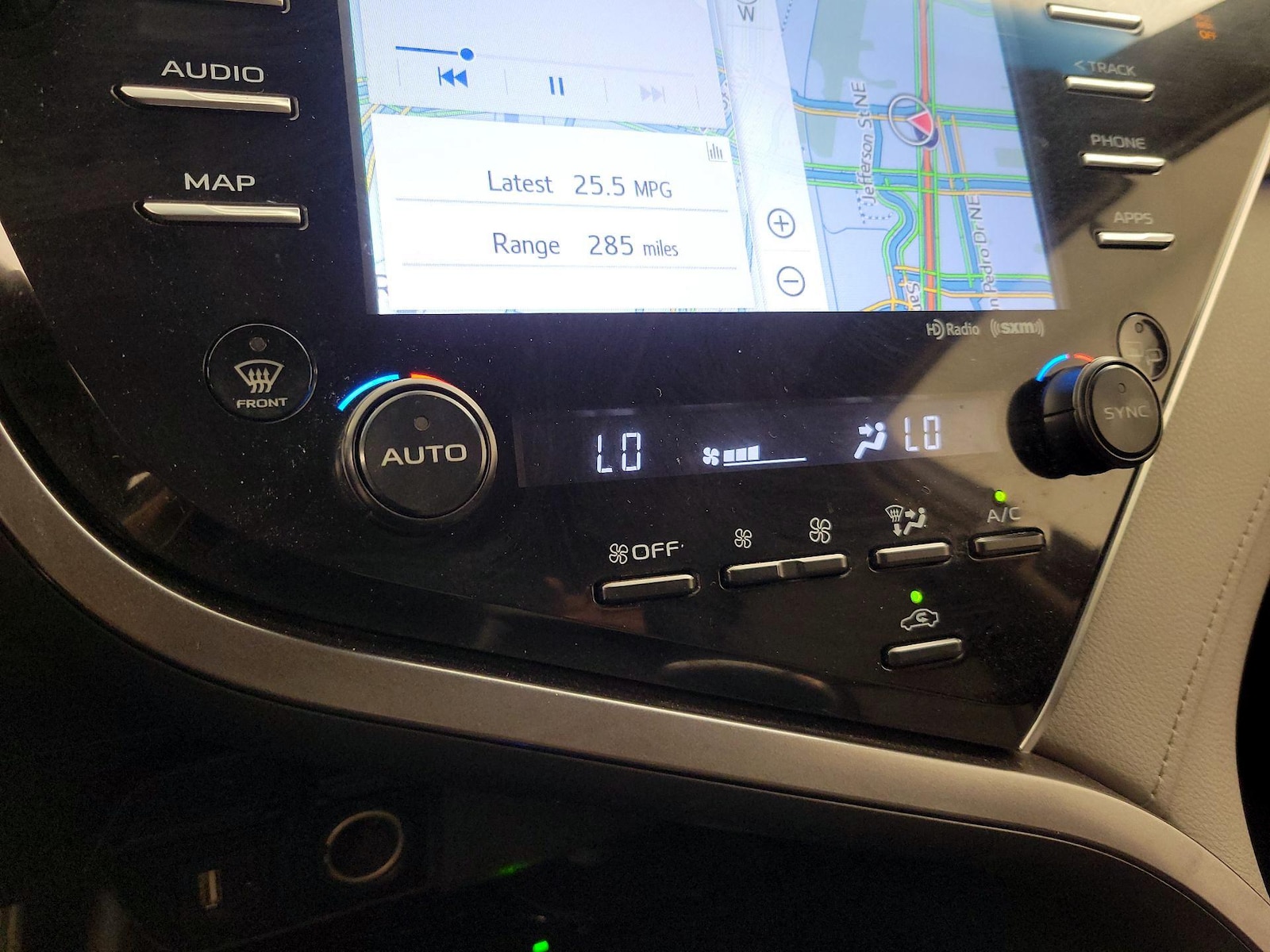 2018 Toyota Camry XSE - Photo 18