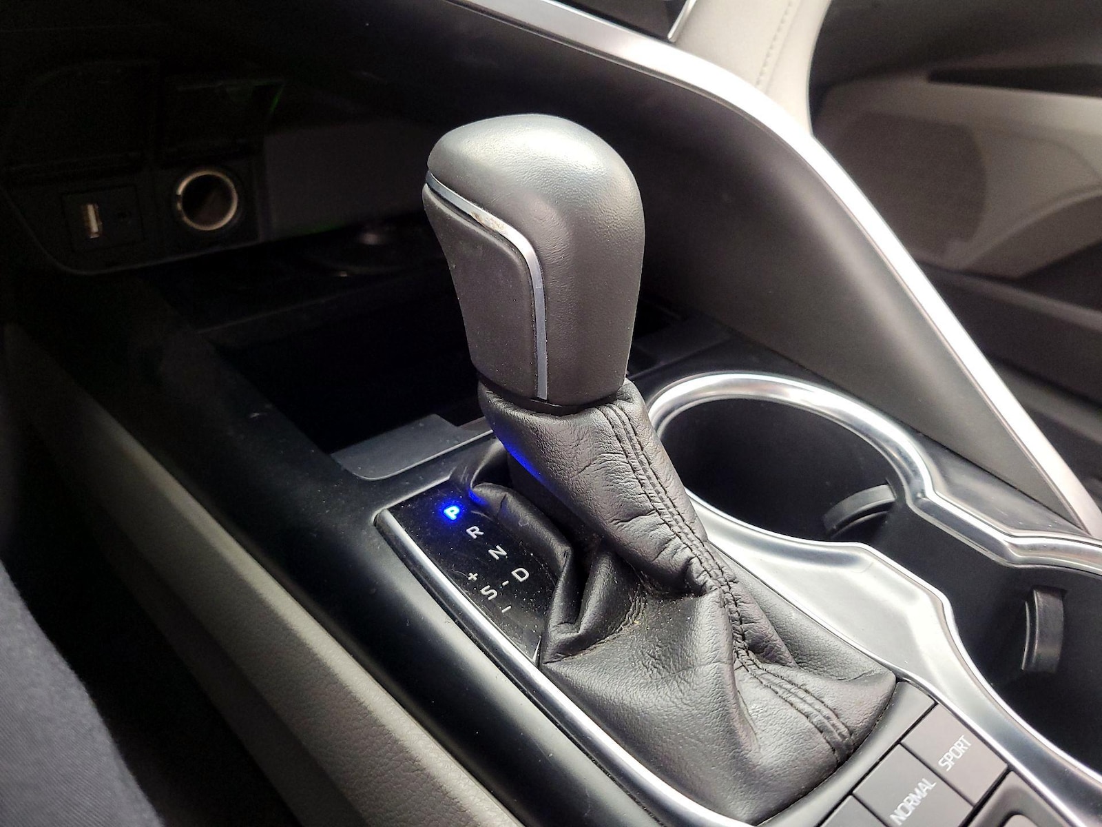 2018 Toyota Camry XSE - Photo 19