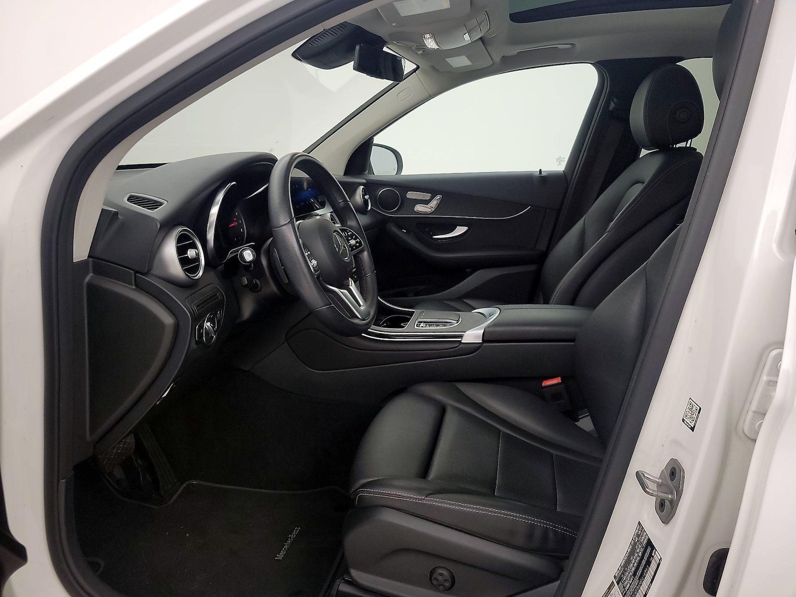 2022 Mercedes-Benz GLC GLC300 - Photo 12