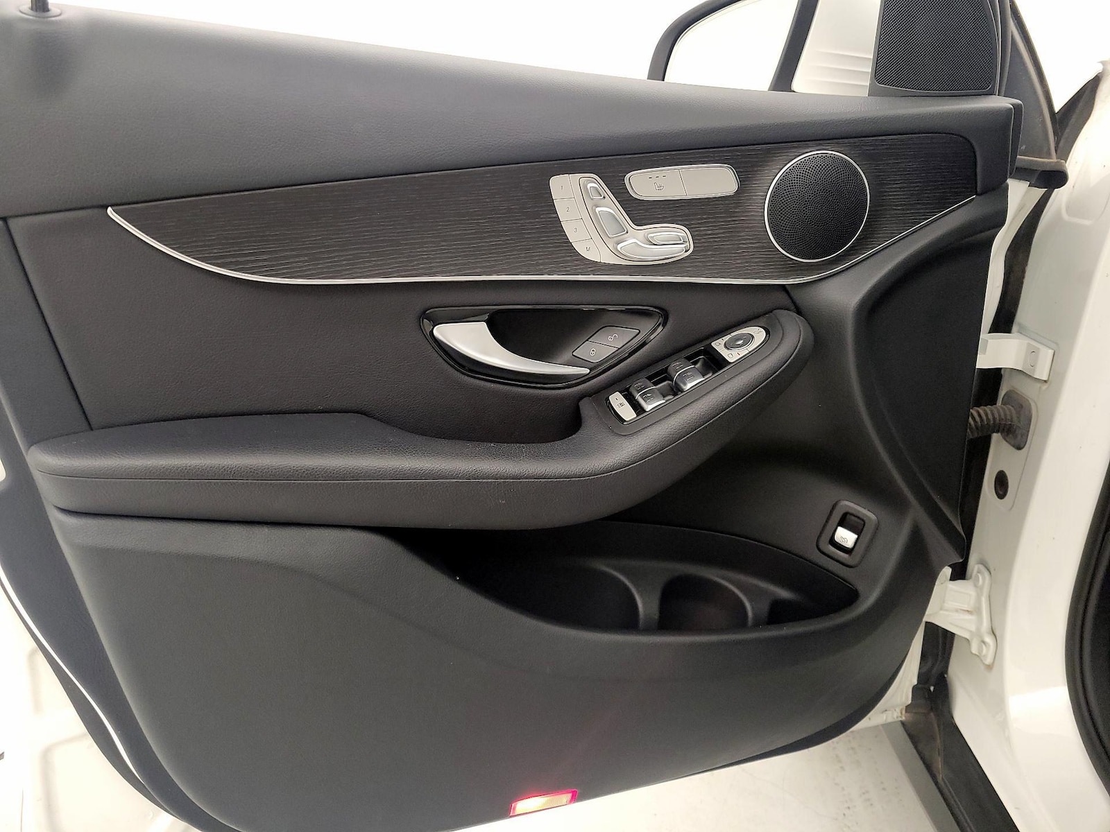 2022 Mercedes-Benz GLC GLC300 - Photo 13