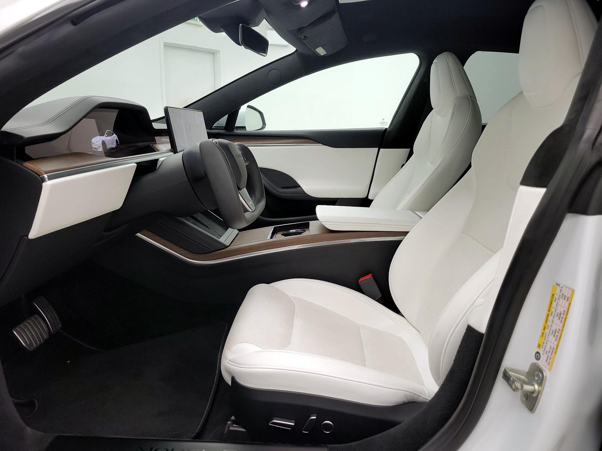 Thumbnail: 2022 Tesla Model S - 11
