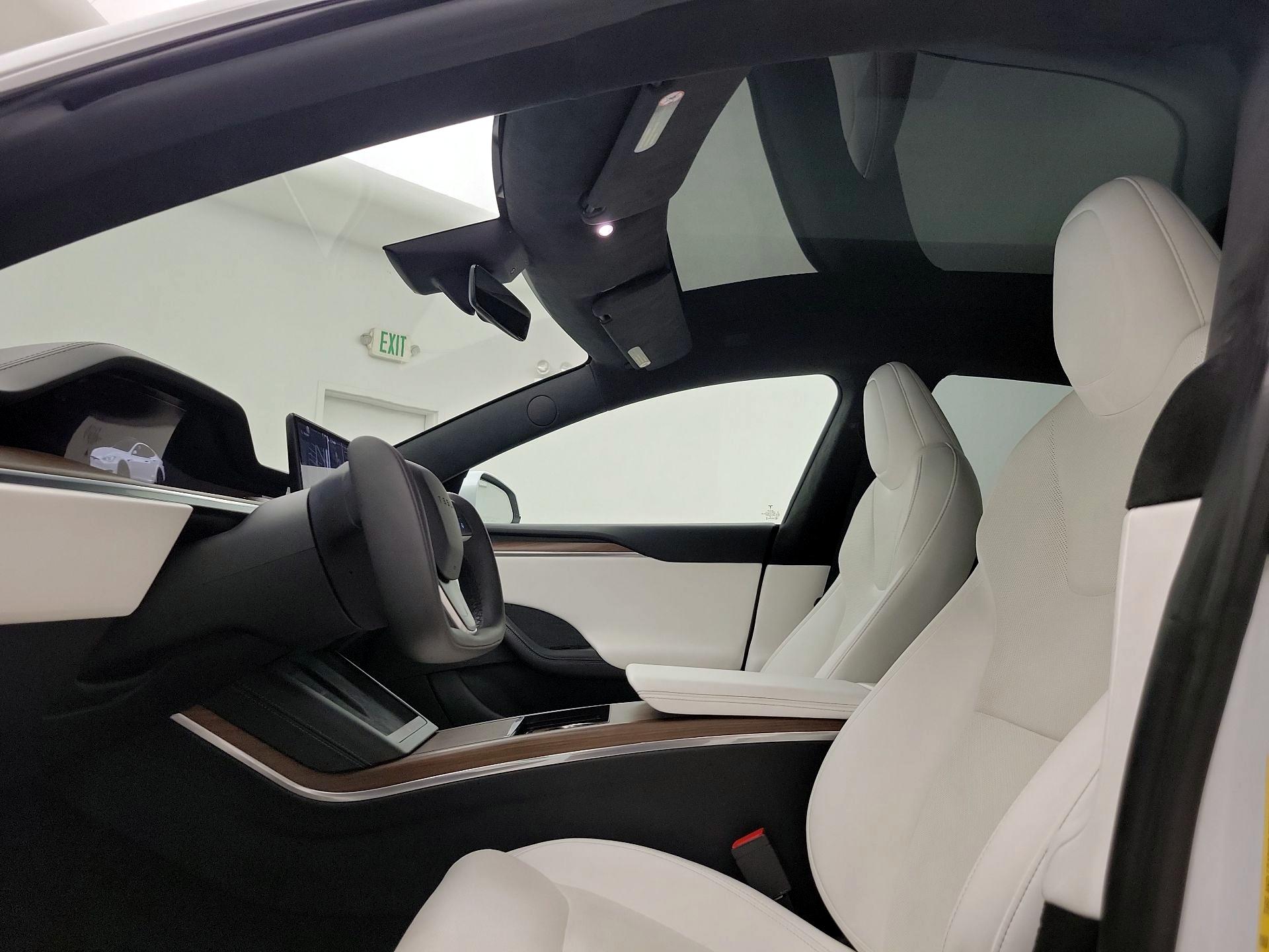 Thumbnail: 2022 Tesla Model S - 19