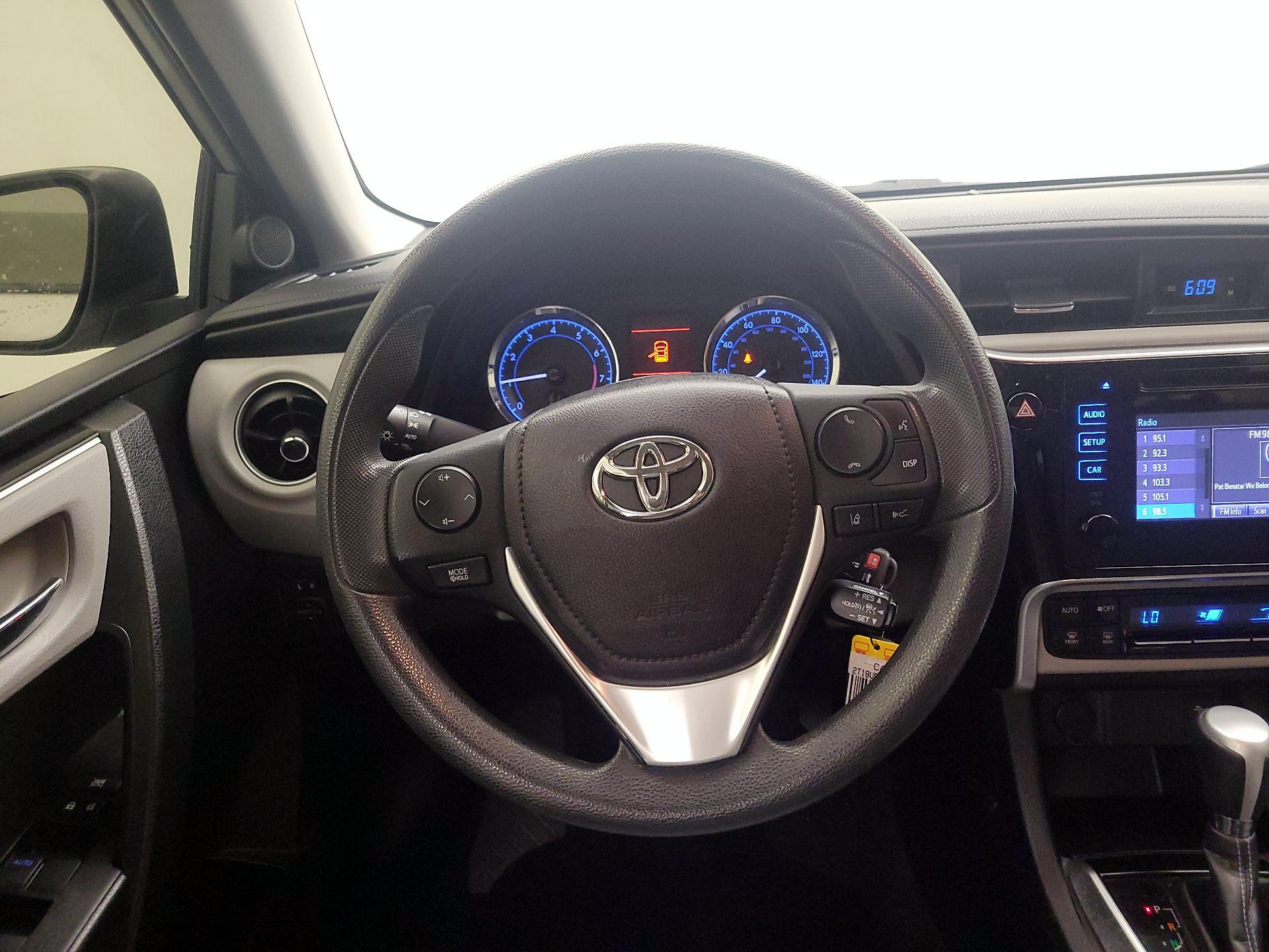 Thumbnail: 2017 Toyota Corolla - 10