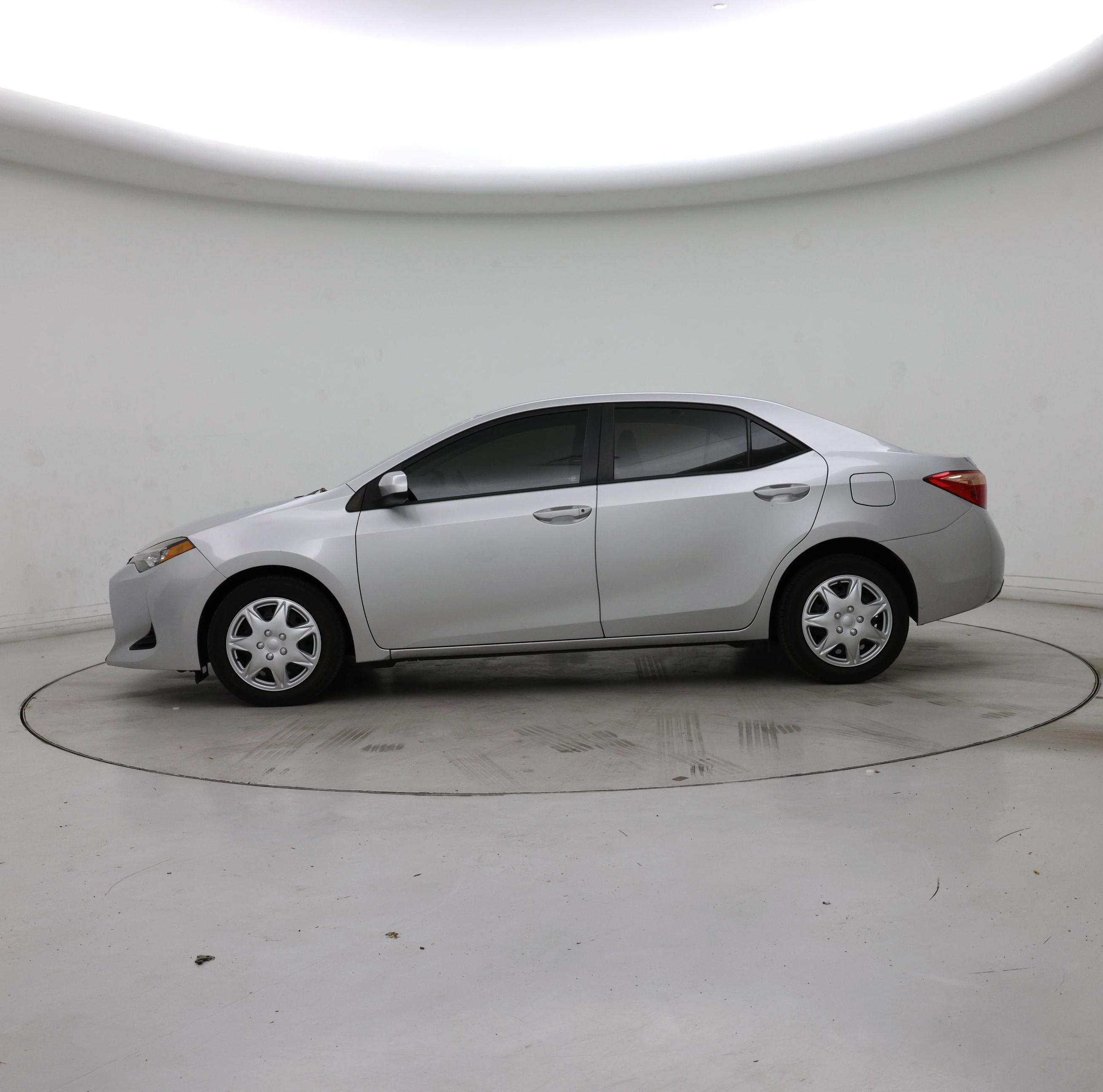 Thumbnail: 2017 Toyota Corolla - 3