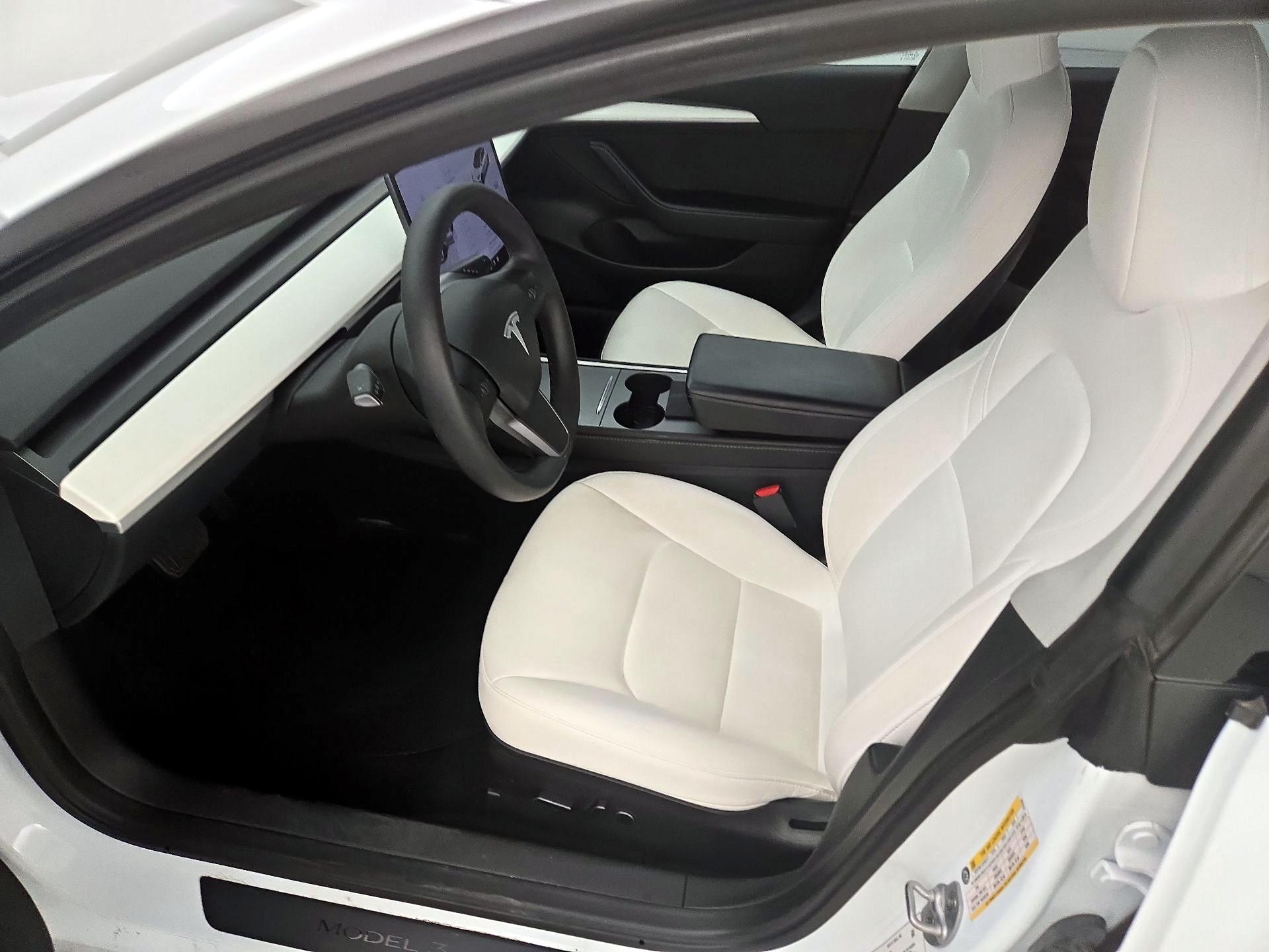 Thumbnail: 2023 Tesla Model 3 - 11