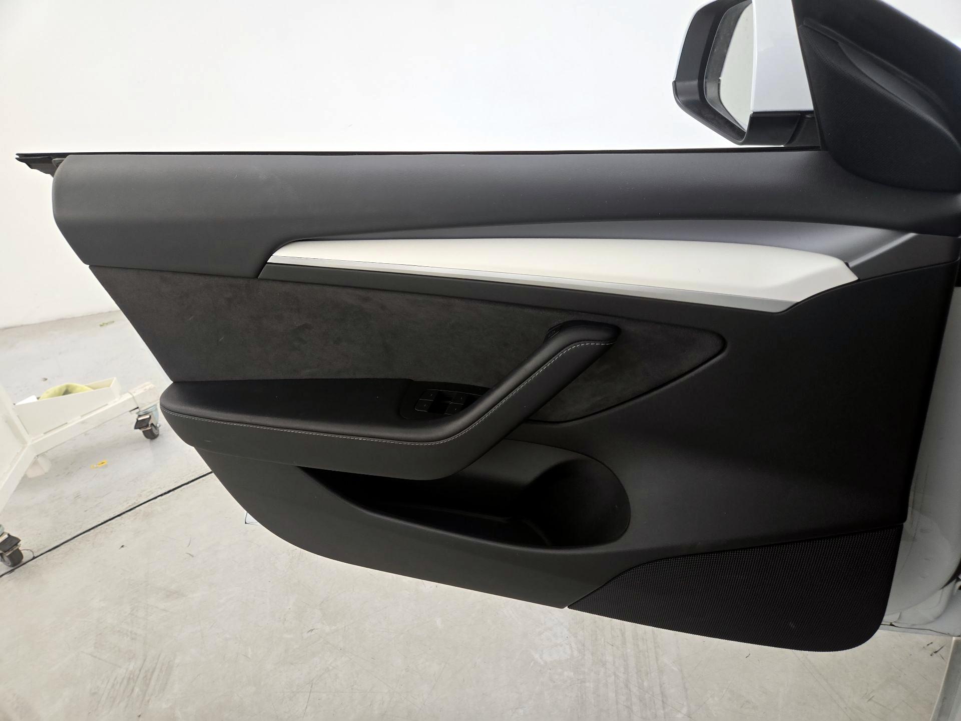 Thumbnail: 2023 Tesla Model 3 - 12