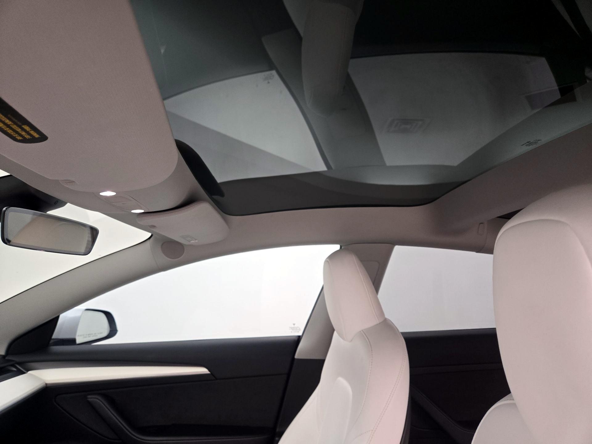 Thumbnail: 2023 Tesla Model 3 - 18