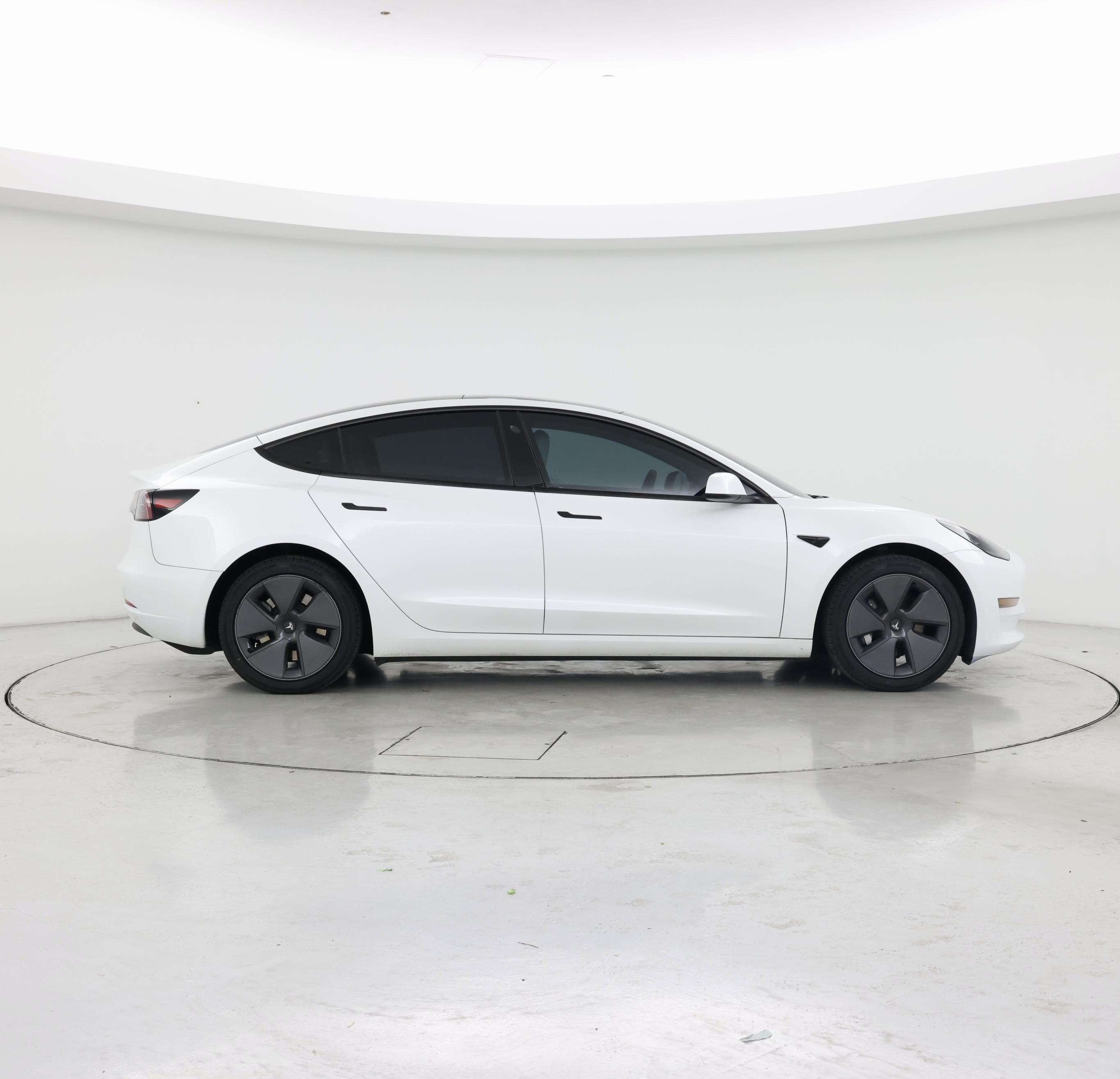 Thumbnail: 2023 Tesla Model 3 - 7