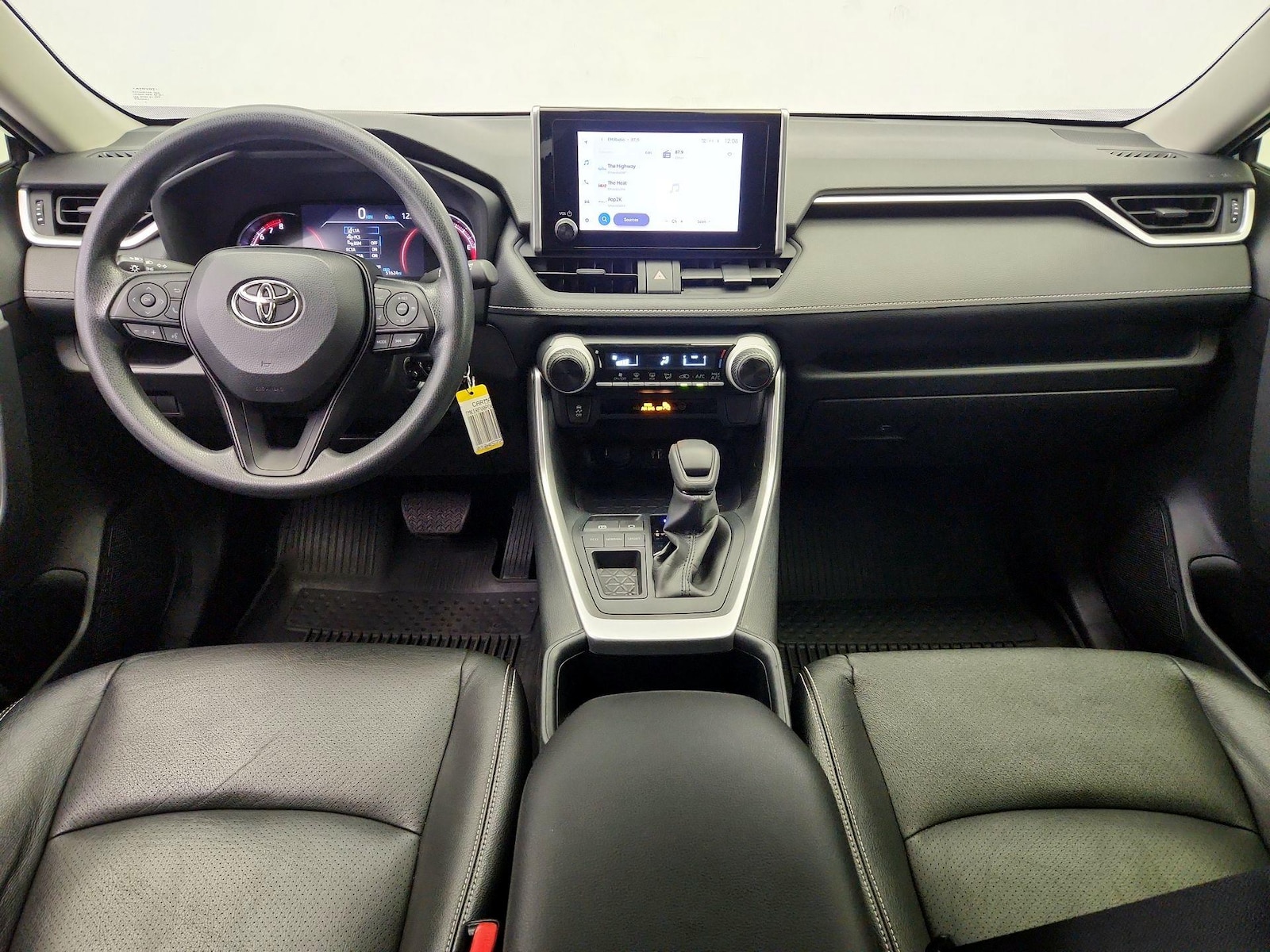 2023 Toyota RAV4 LE - Photo 10