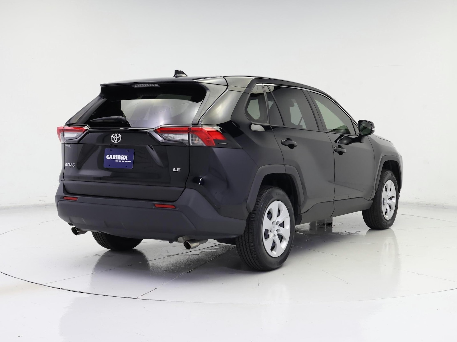 2023 Toyota RAV4 LE - Photo 9