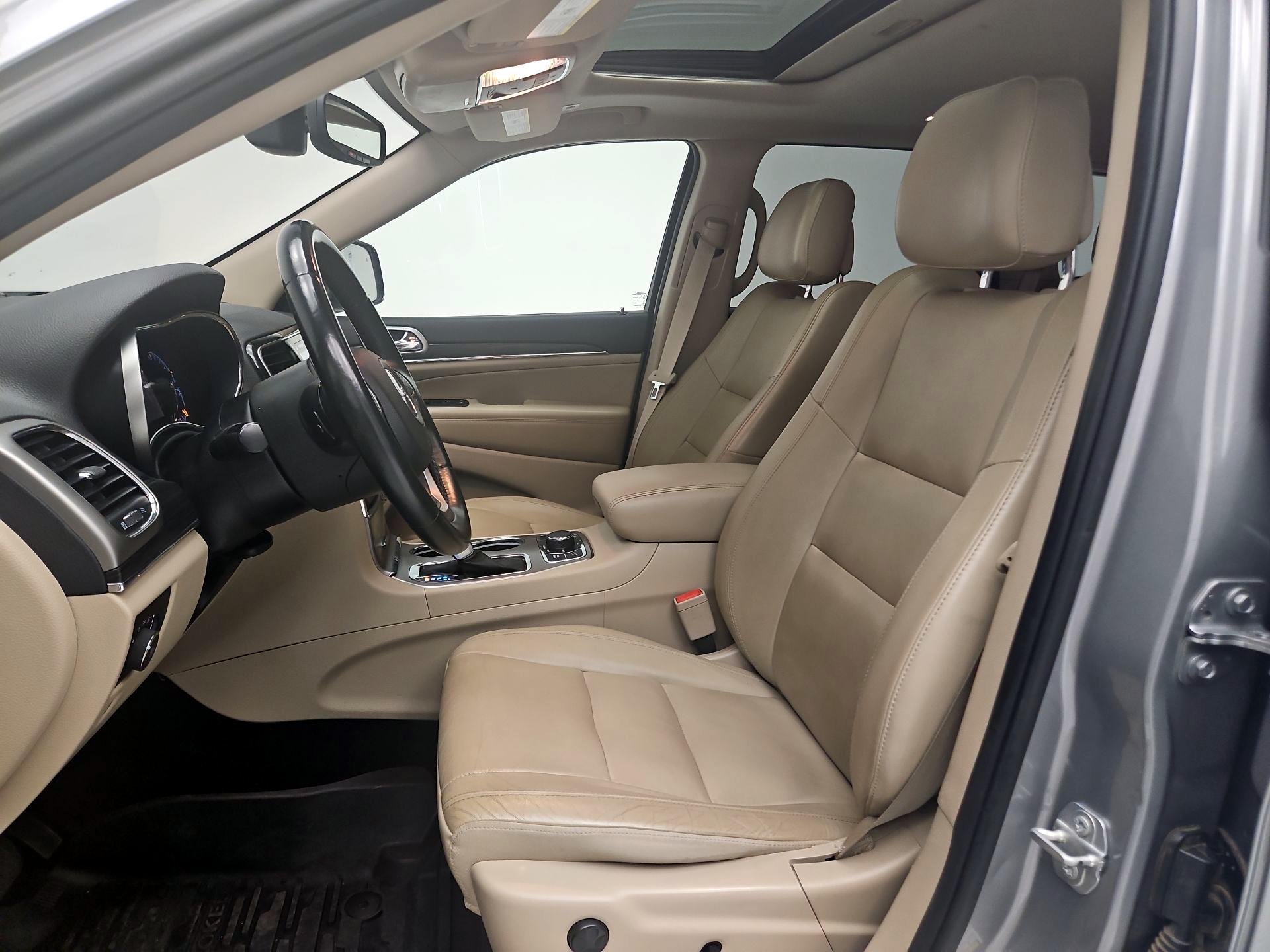 Thumbnail: 2019 Jeep Grand Cherokee - 11