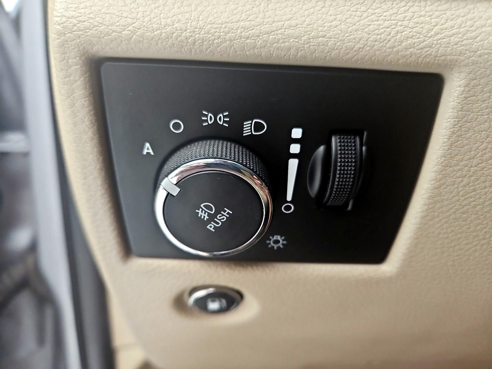 Thumbnail: 2019 Jeep Grand Cherokee - 13