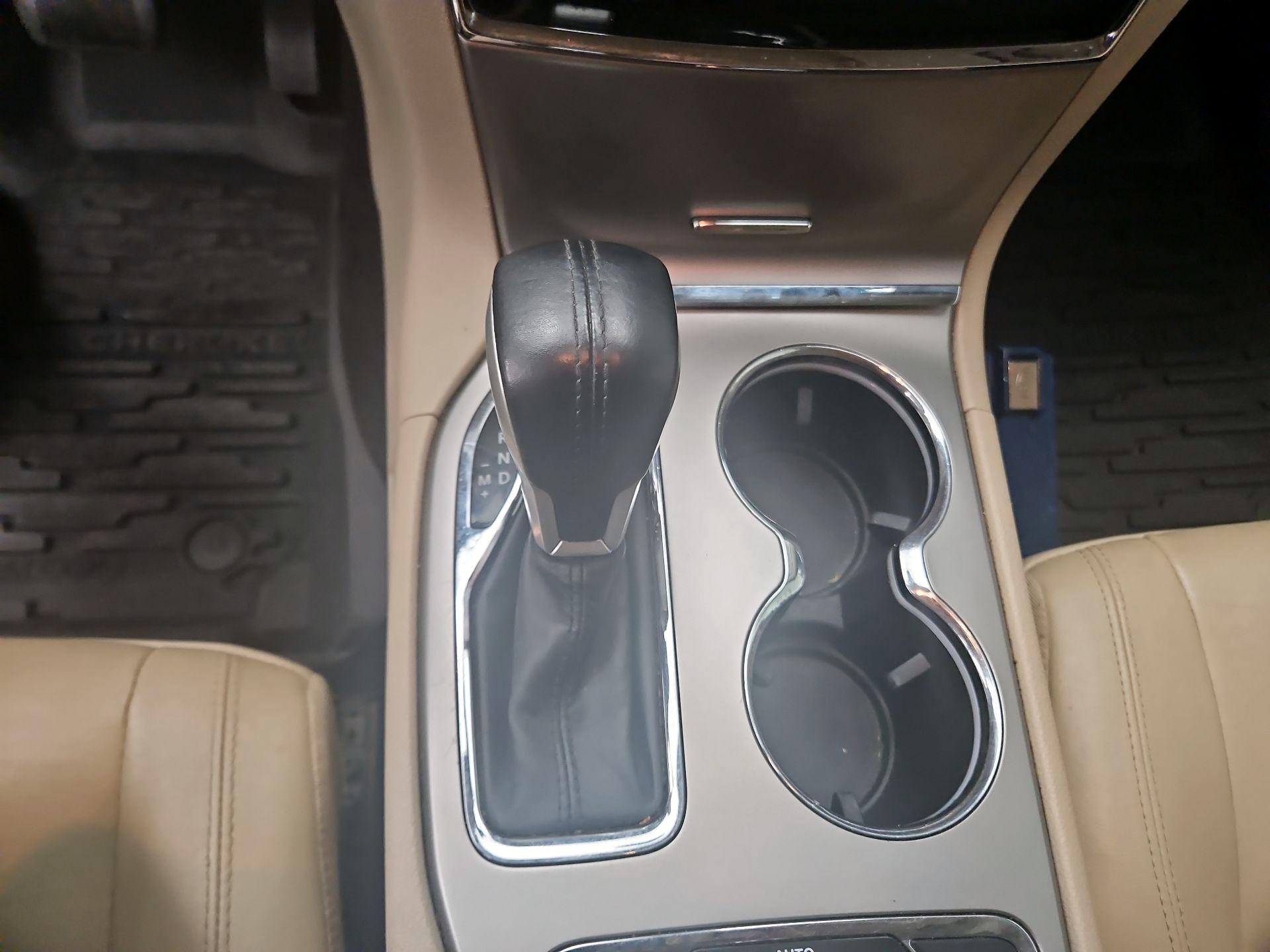 Thumbnail: 2019 Jeep Grand Cherokee - 18