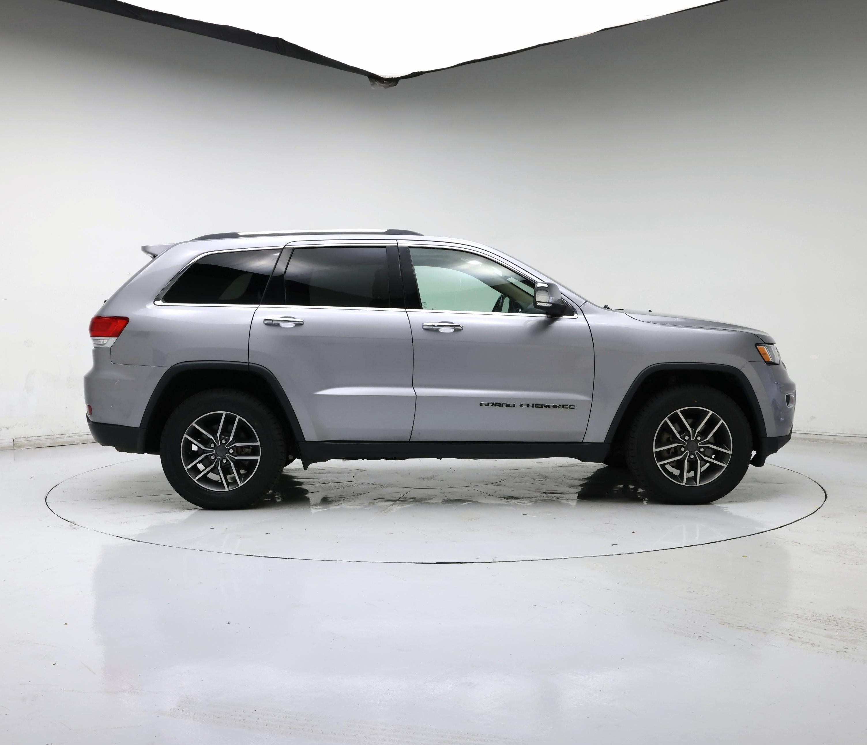 Thumbnail: 2019 Jeep Grand Cherokee - 7