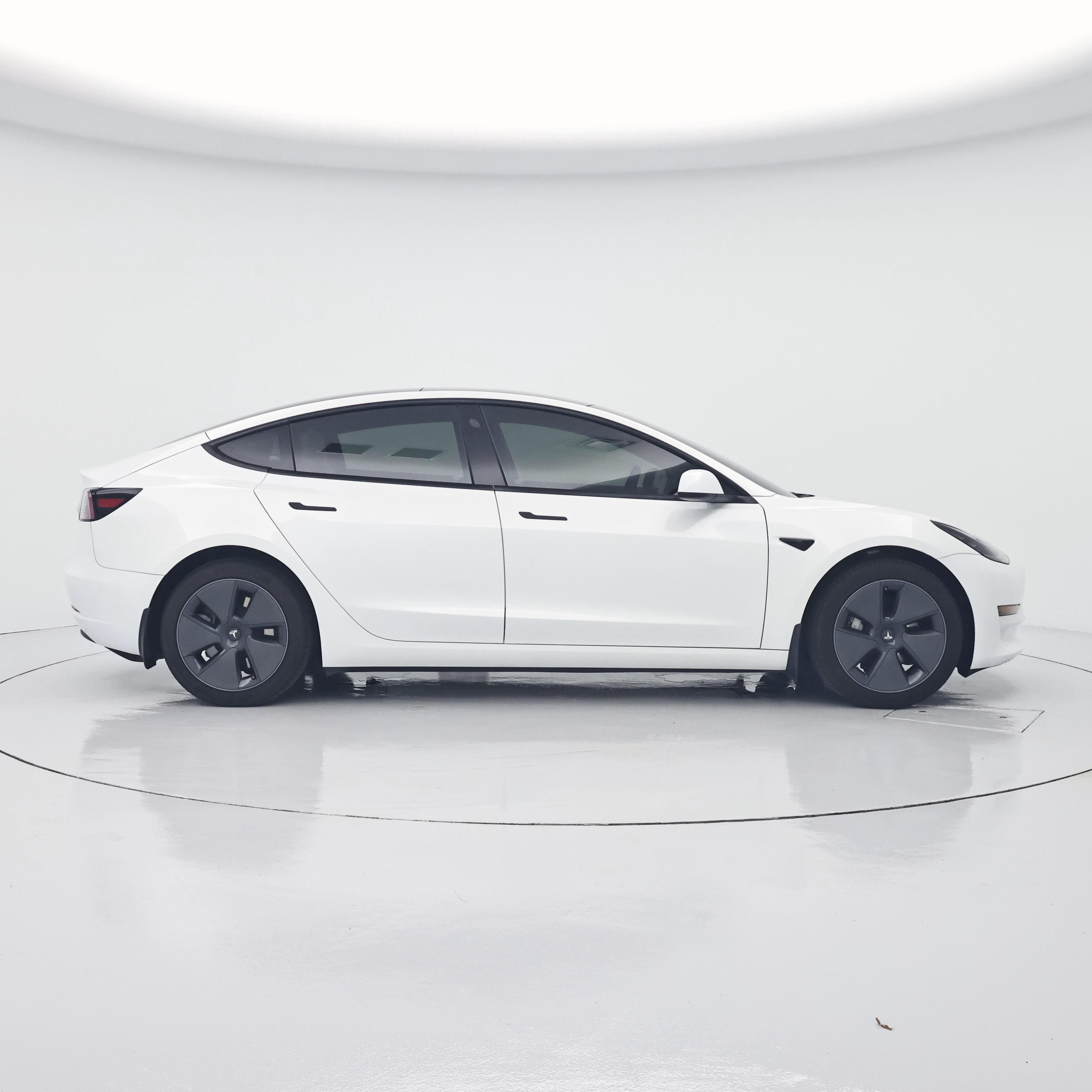 Thumbnail: 2023 Tesla Model 3 - 7