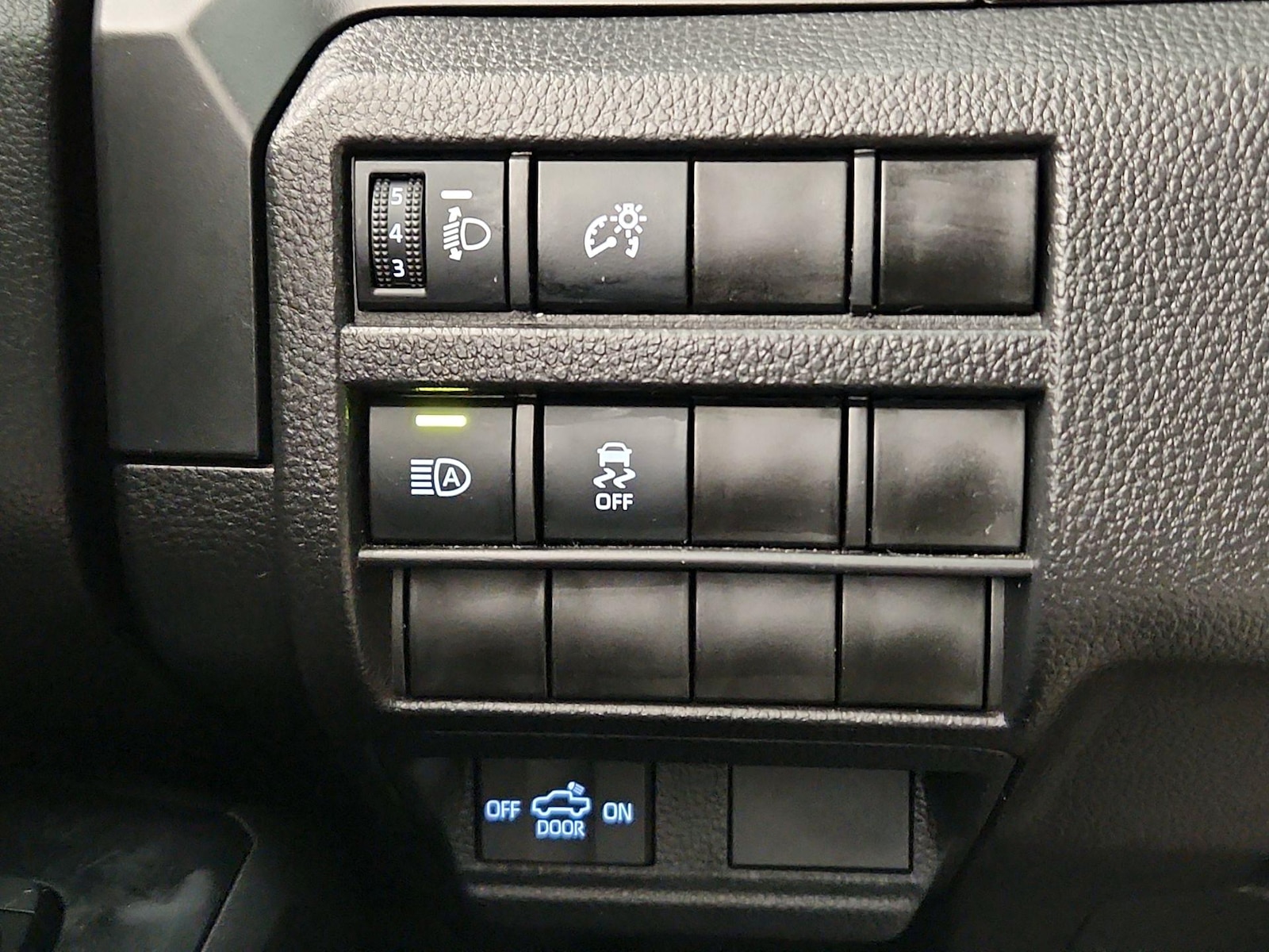2026 Toyota Tacoma SR - Photo 14