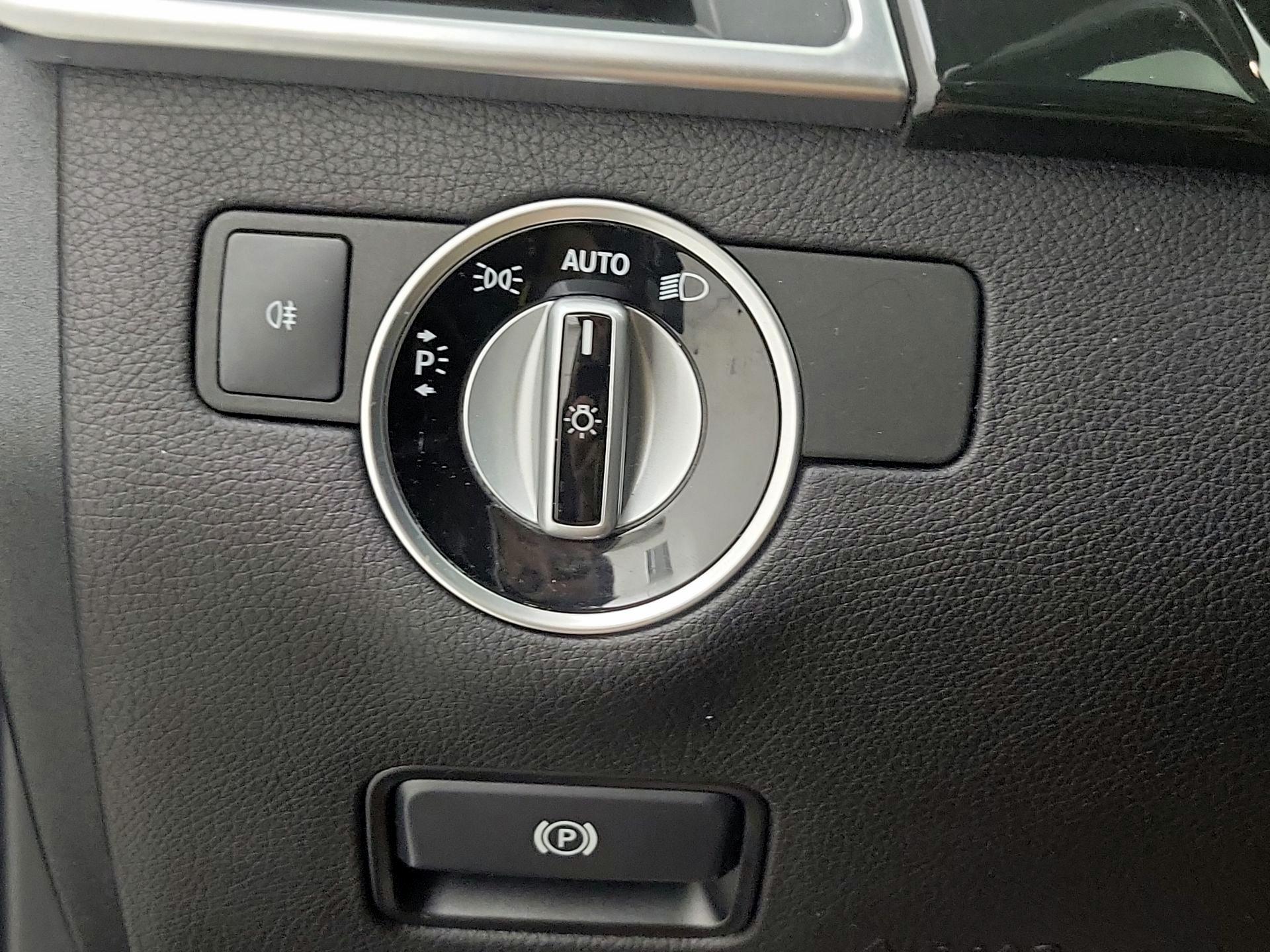 Thumbnail: 2015 Mercedes-Benz M-Class - 13