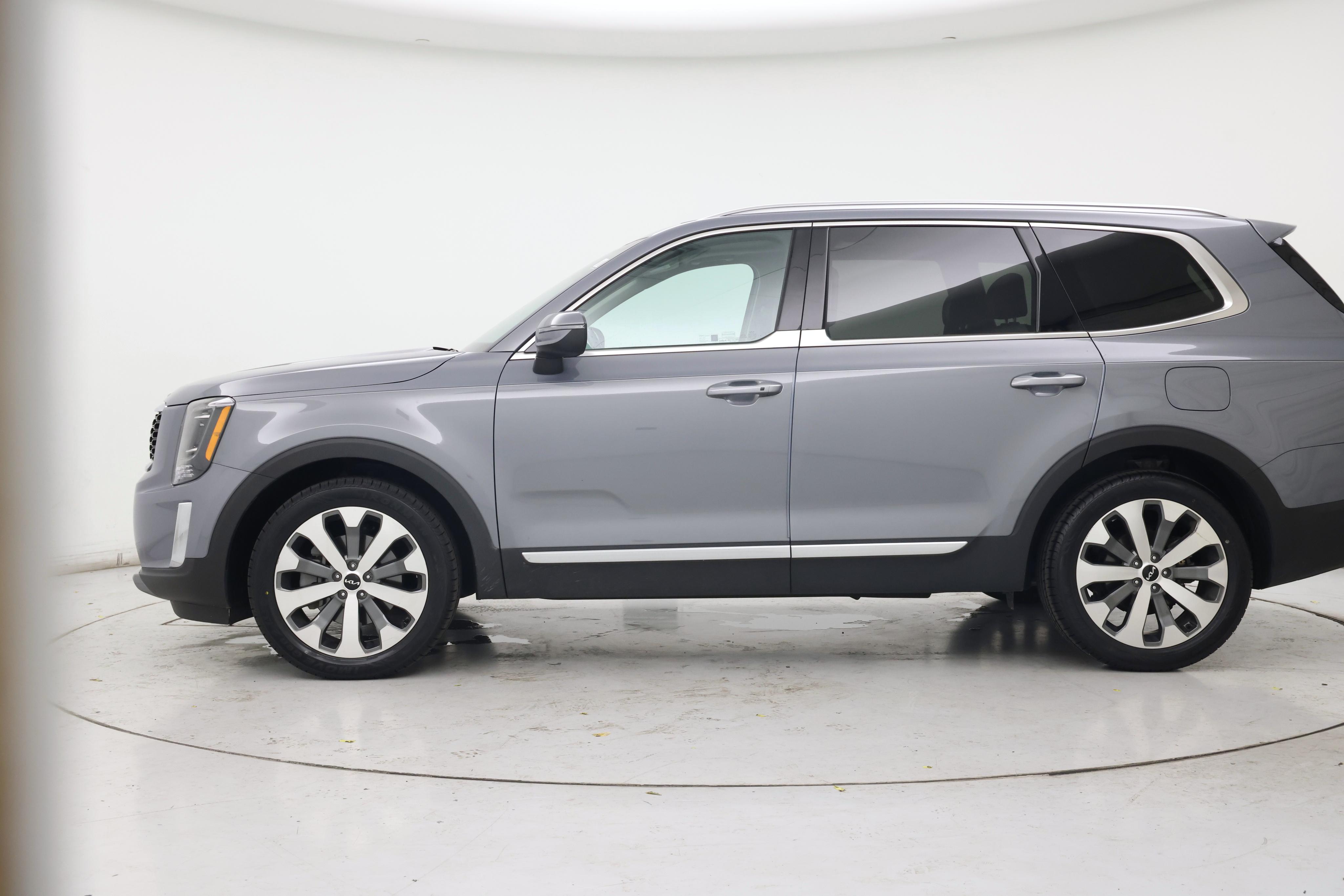 Thumbnail: 2022 Kia Telluride - 3