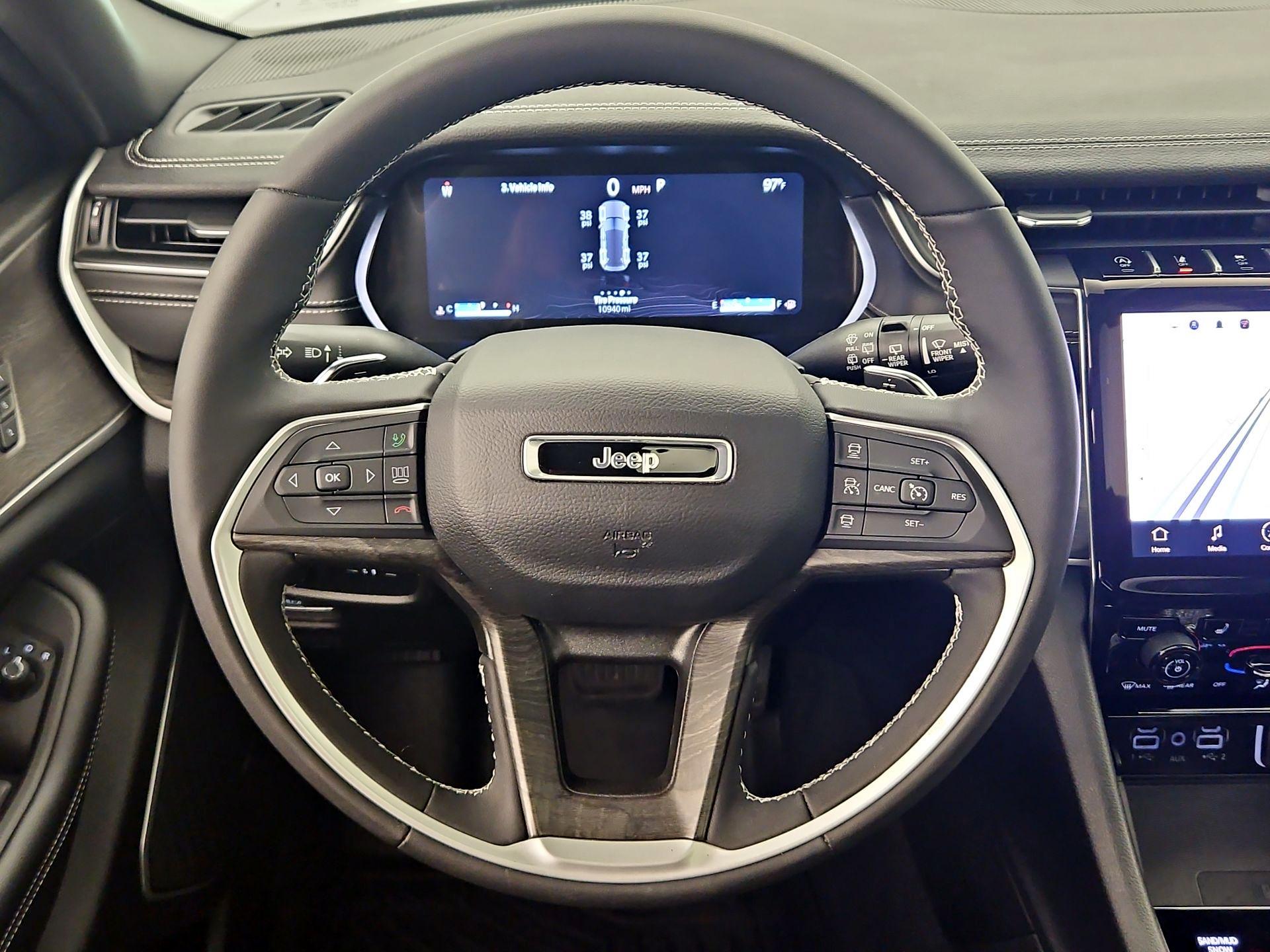 Thumbnail: 2024 Jeep Grand Cherokee - 10