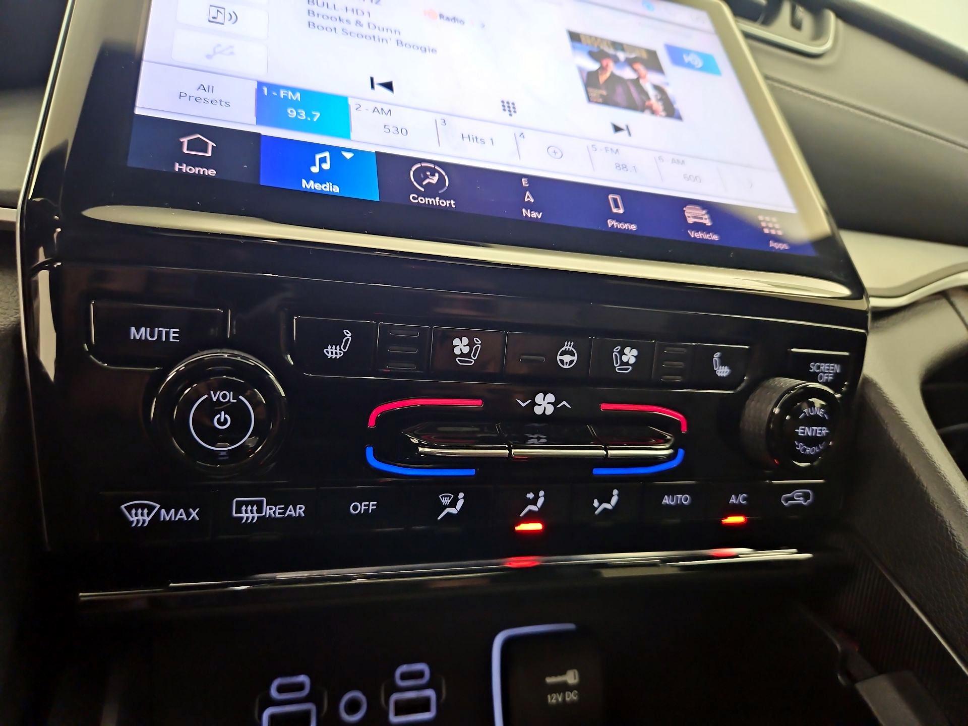 Thumbnail: 2024 Jeep Grand Cherokee - 17