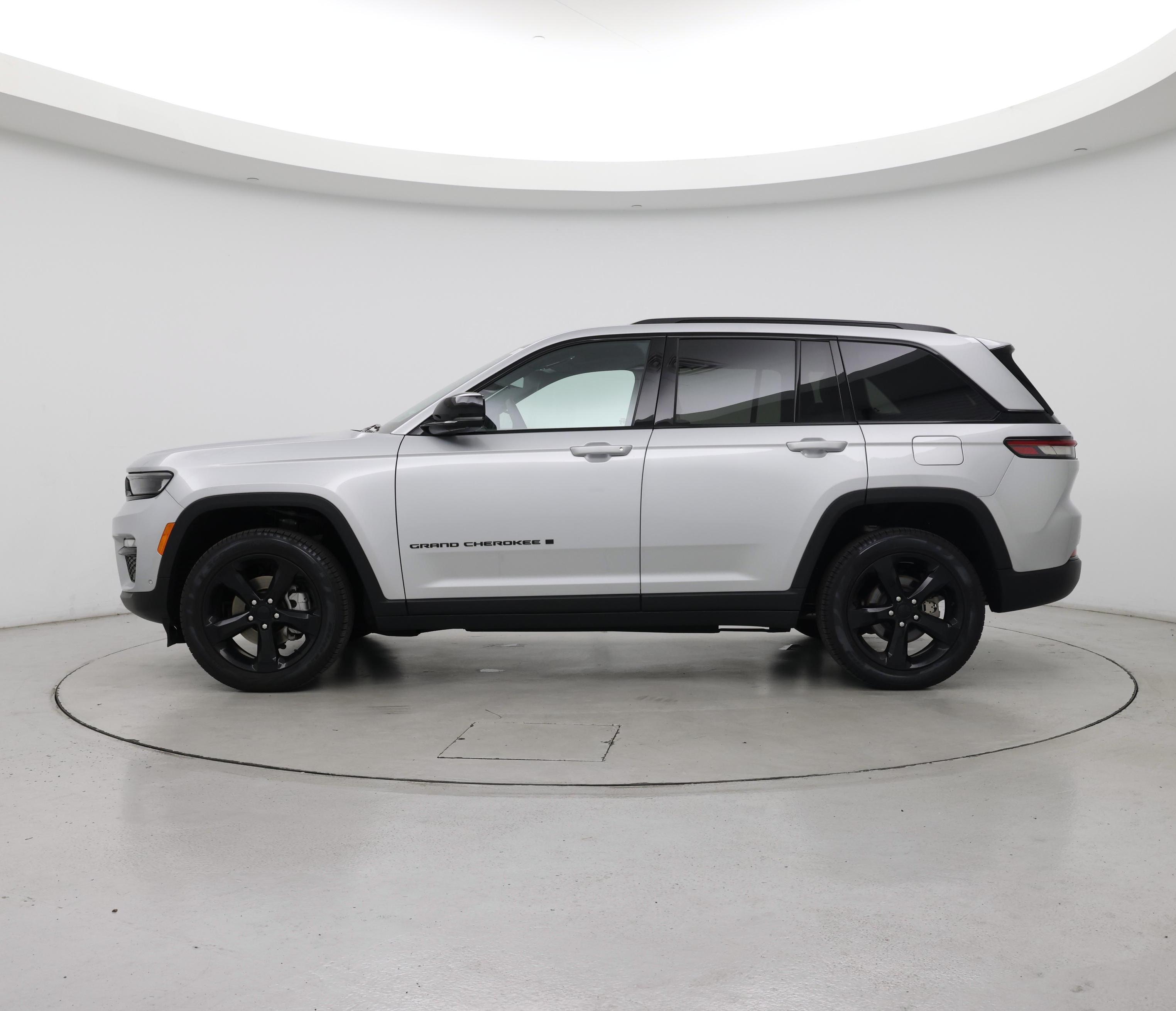 Thumbnail: 2024 Jeep Grand Cherokee - 3