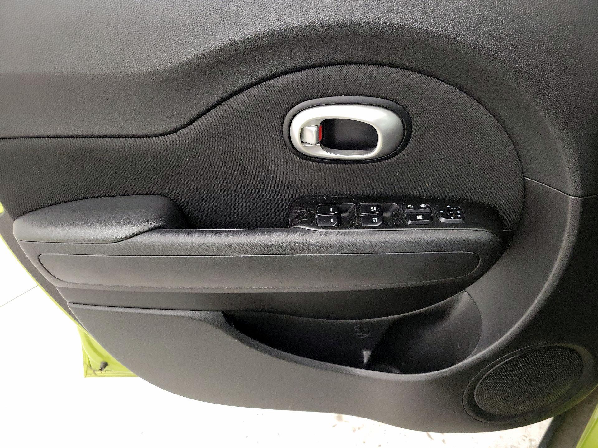 Thumbnail: 2014 Kia Soul - 12