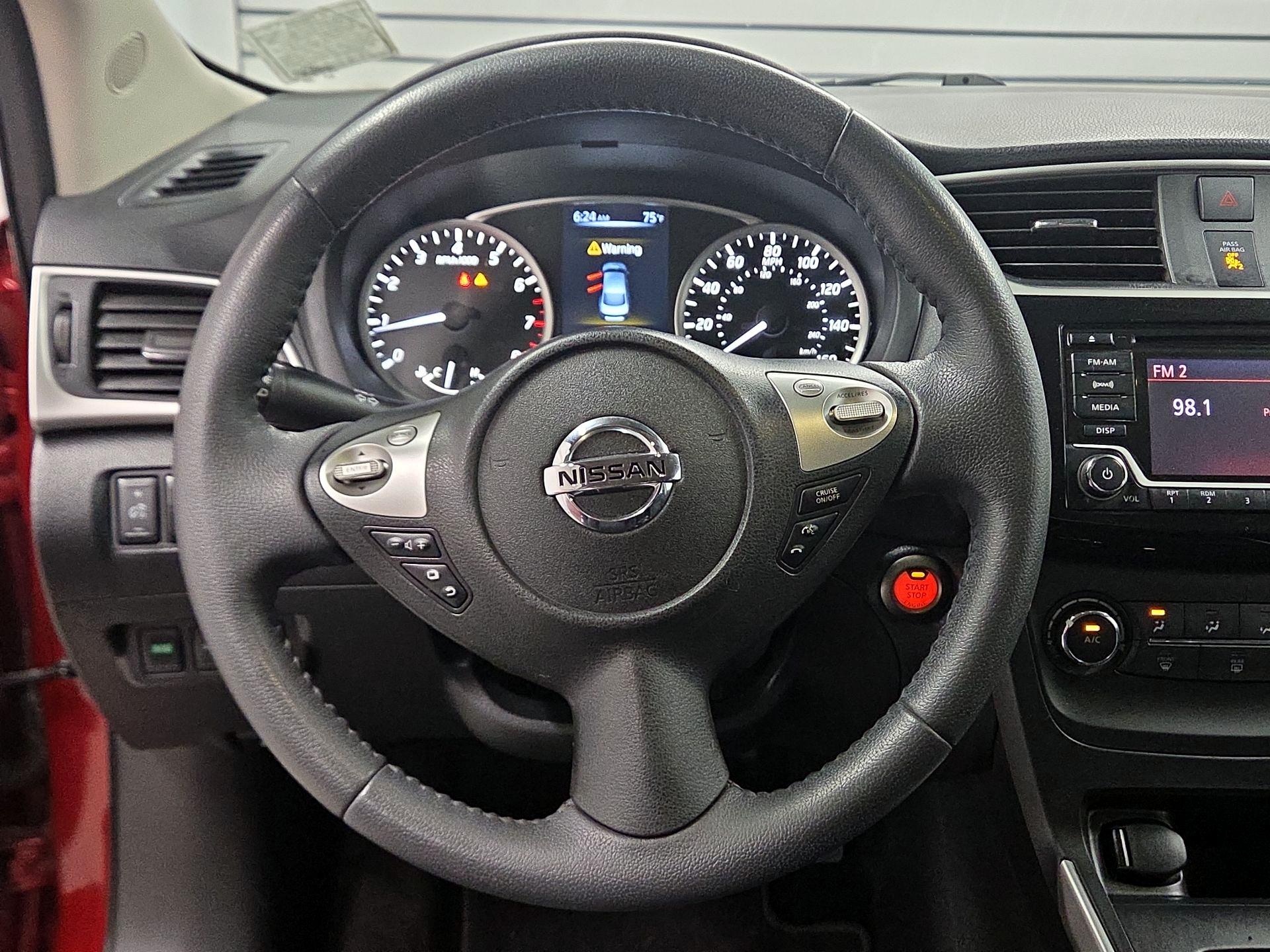 Thumbnail: 2017 Nissan Sentra - 10