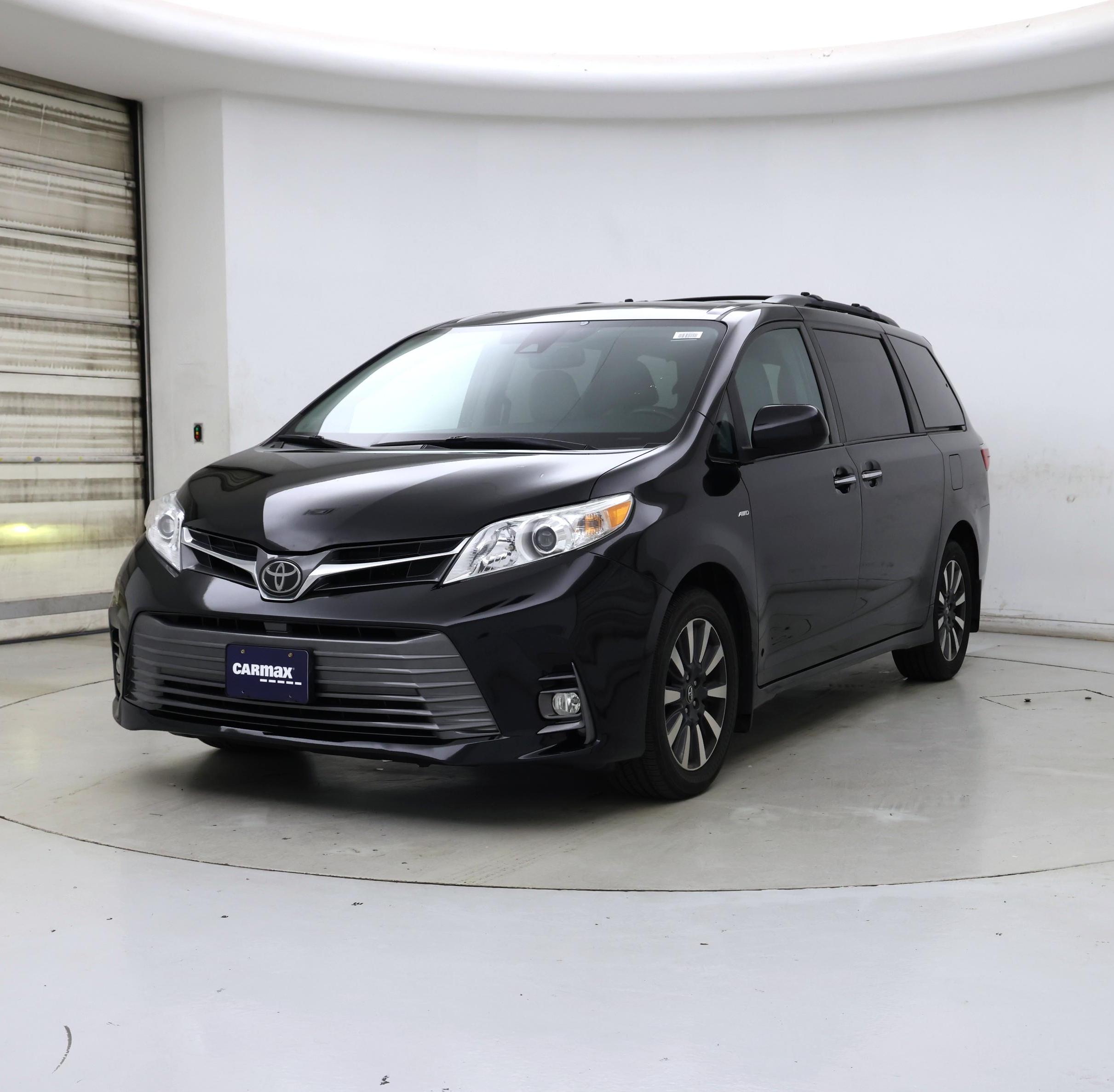 Thumbnail: 2018 Toyota Sienna - 4