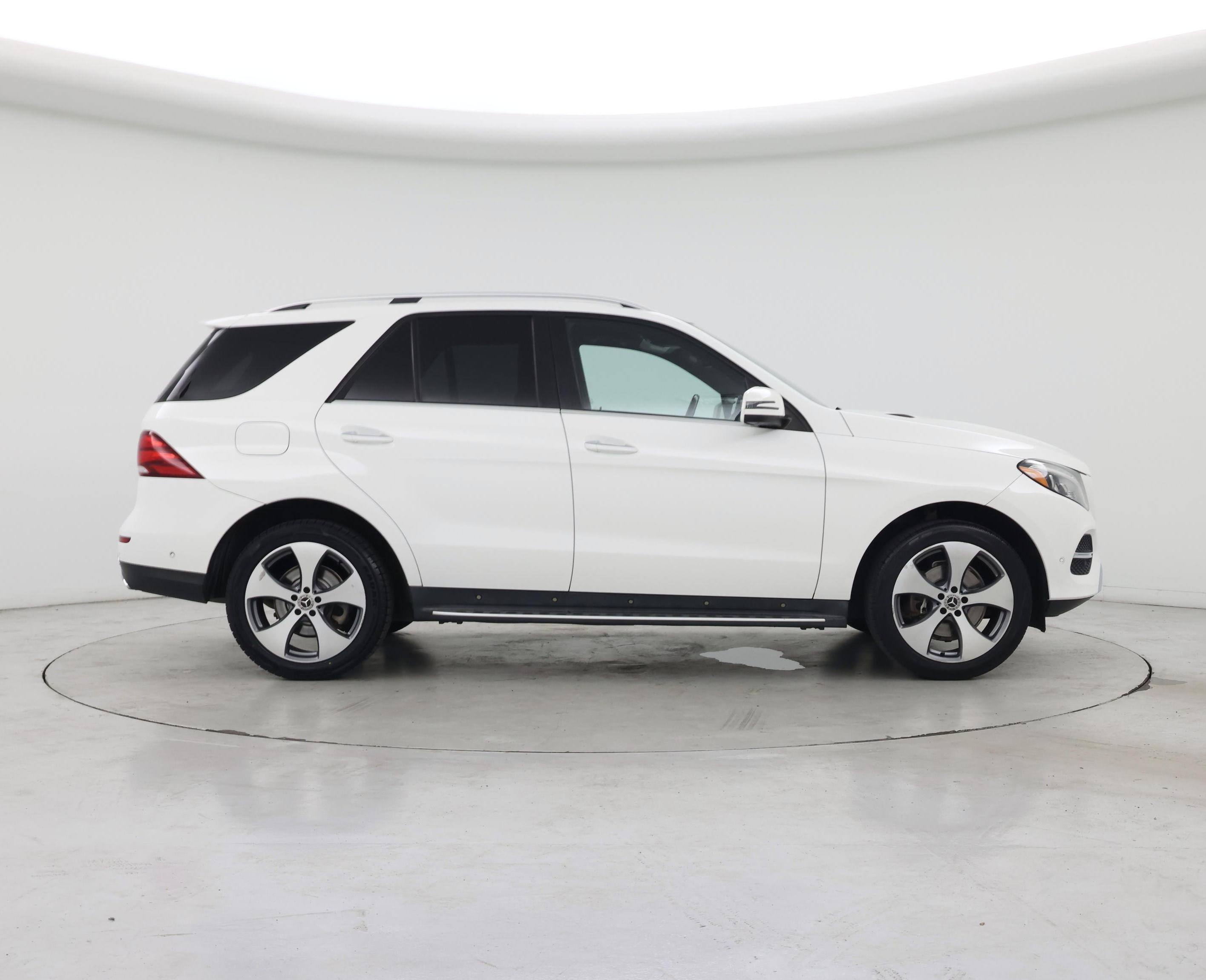 Thumbnail: 2017 Mercedes-Benz GLE - 7