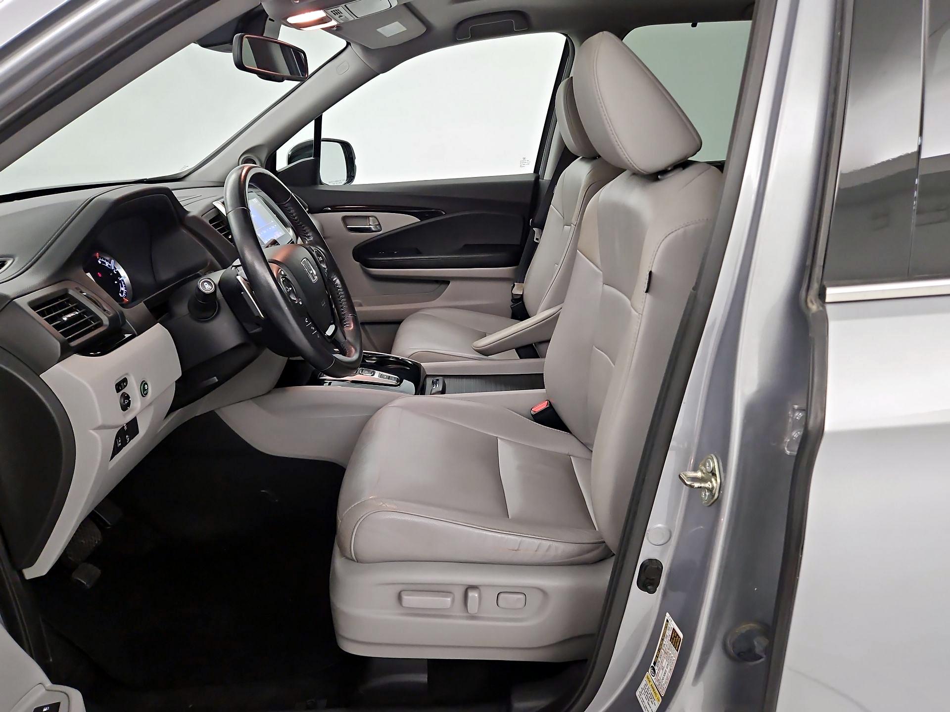 Thumbnail: 2016 Honda Pilot - 9